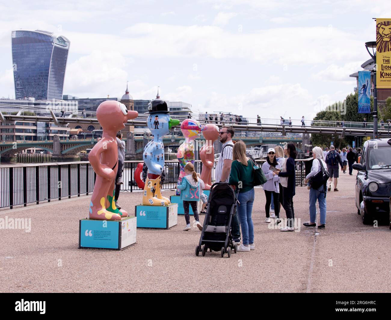 Morph TV personaggi Southbank Londra Inghilterra Foto Stock