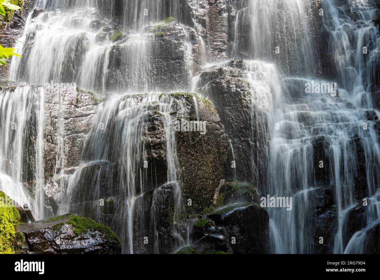Sono le Fairy Falls sul Wahkeena Creek nella Columbia Gorge, Oregon. Foto Stock