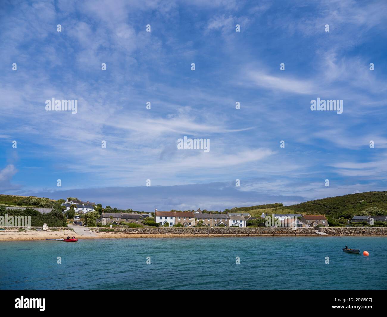 Vista di New Grimsby, Tresco, Isles of Scilly, Cornovaglia, Inghilterra, REGNO UNITO, REGNO UNITO. Foto Stock