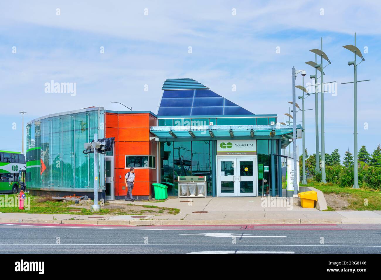 Stazione degli autobus Square One Go, Mississauga, Canada Foto Stock