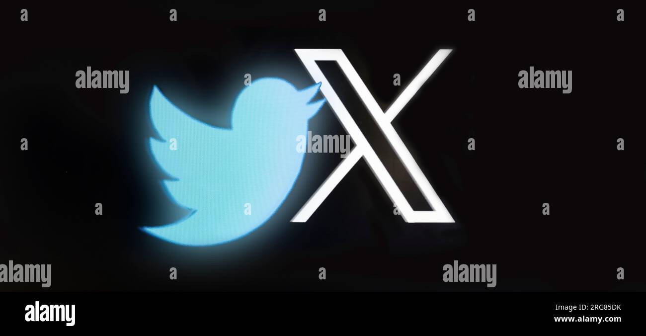 Botswana, Gaborone 8 agosto 2023, editoriale, immagine dello schermo del computer con il nuovo logo x twitter e con il vecchio logo twitter Foto Stock