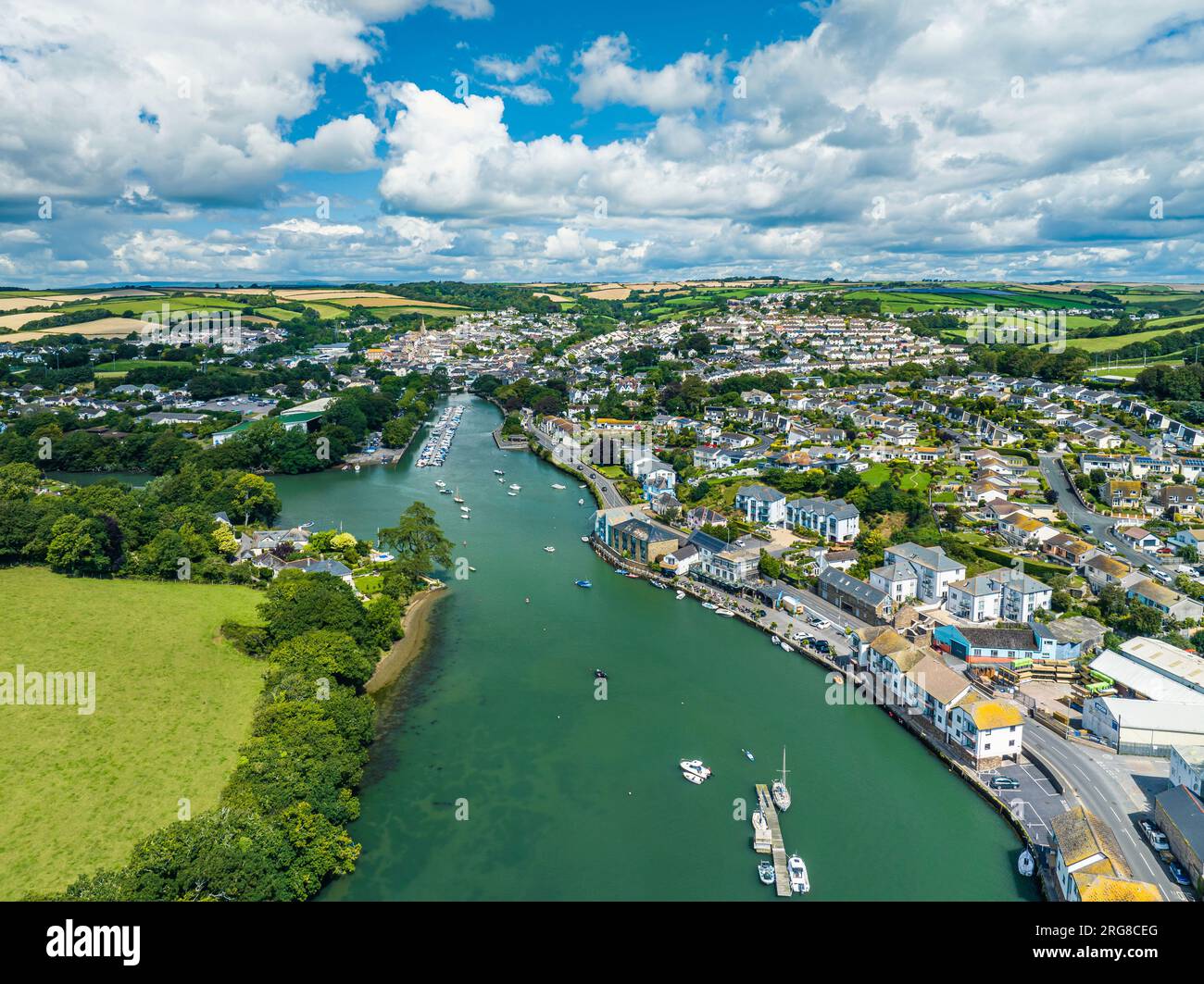 Kingsbridge Estuary da un drone, Kingsbridge, Devon, Inghilterra, Regno Unito Foto Stock