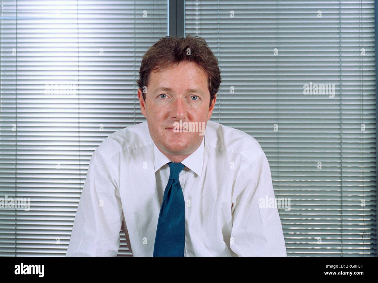 Piers Morgan, fotografato mentre era redattore di giornali al The Mirror, marzo 2002, Canary Wharf, Docklands, East London, Inghilterra, Regno Unito Foto Stock