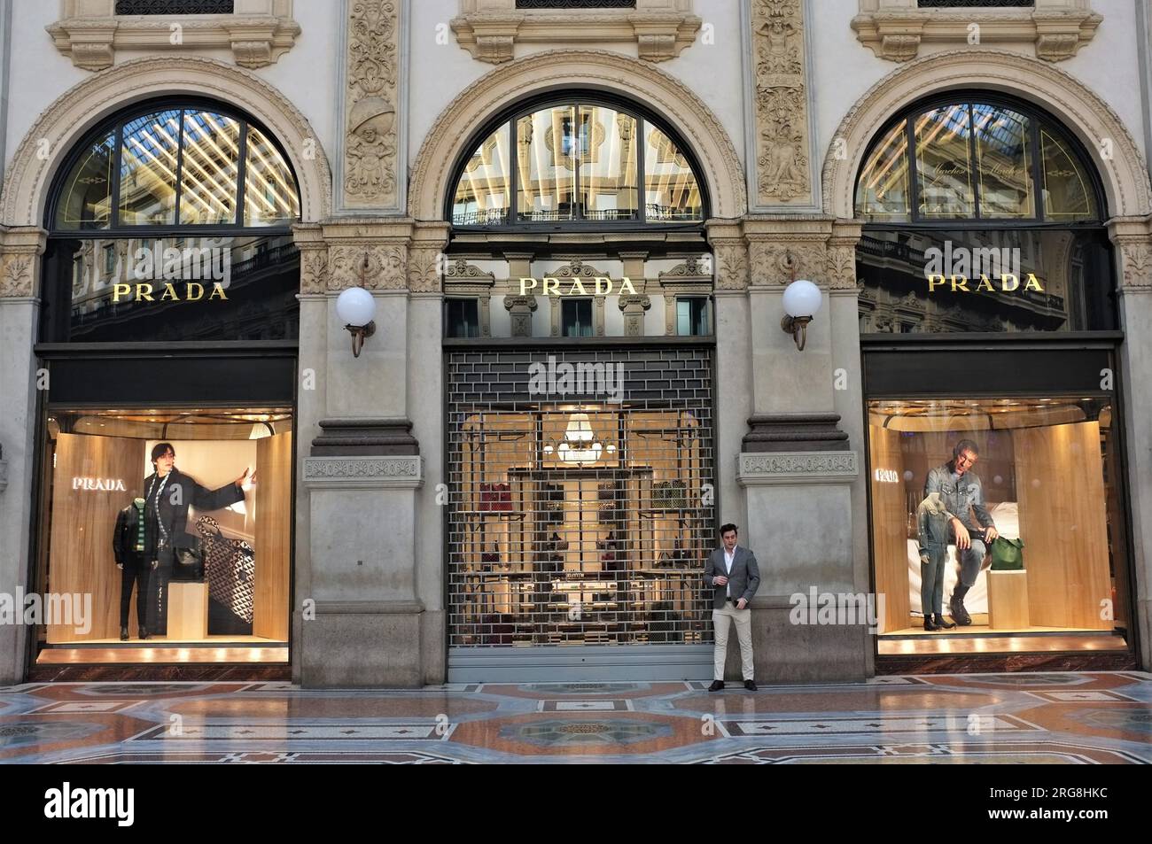 Negozio Prada in Galleria Vittorio Emanuele a Milano, Italia. Foto Stock