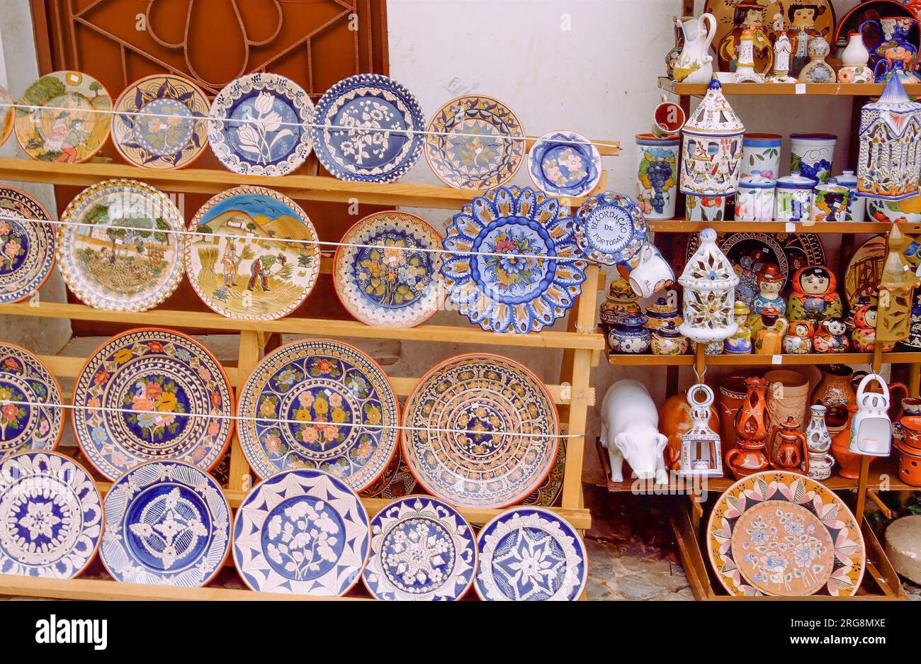 Negozio di ceramiche a Faro, Algarve, Portogallo, Europa Foto Stock