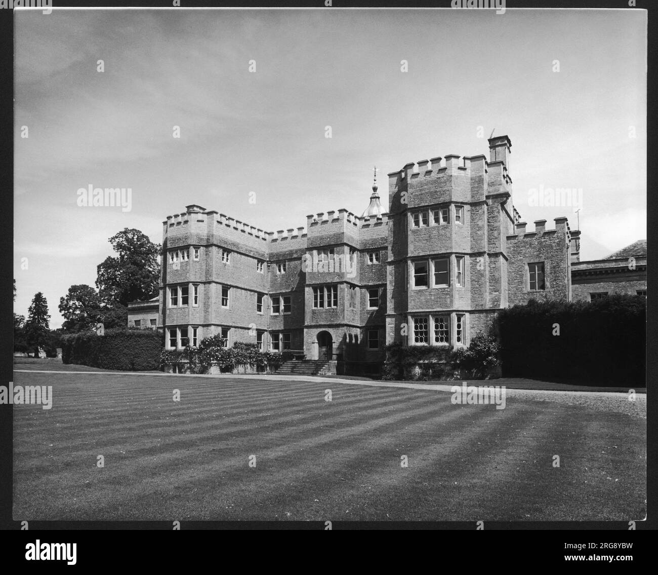 Rousham Park House a Steeple Aston, Oxfordshire, fu rimodellata da William Kent nel 1738. I suoi giardini sono l'unico esempio rimasto del suo lavoro di architettura paesaggistica. Foto Stock