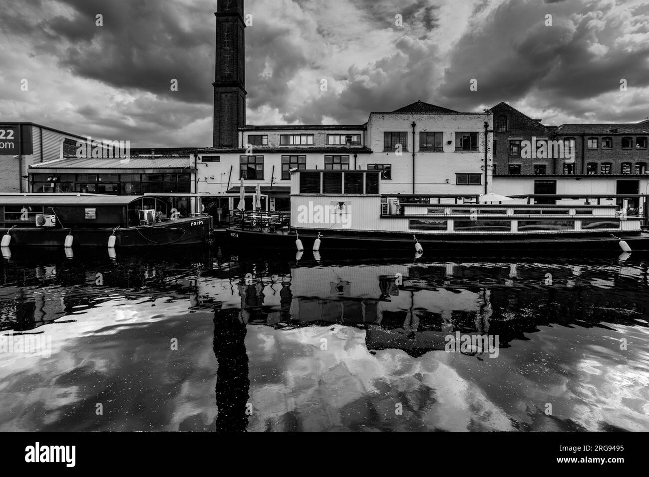 Londra lungo il Regent's Canal Foto Stock