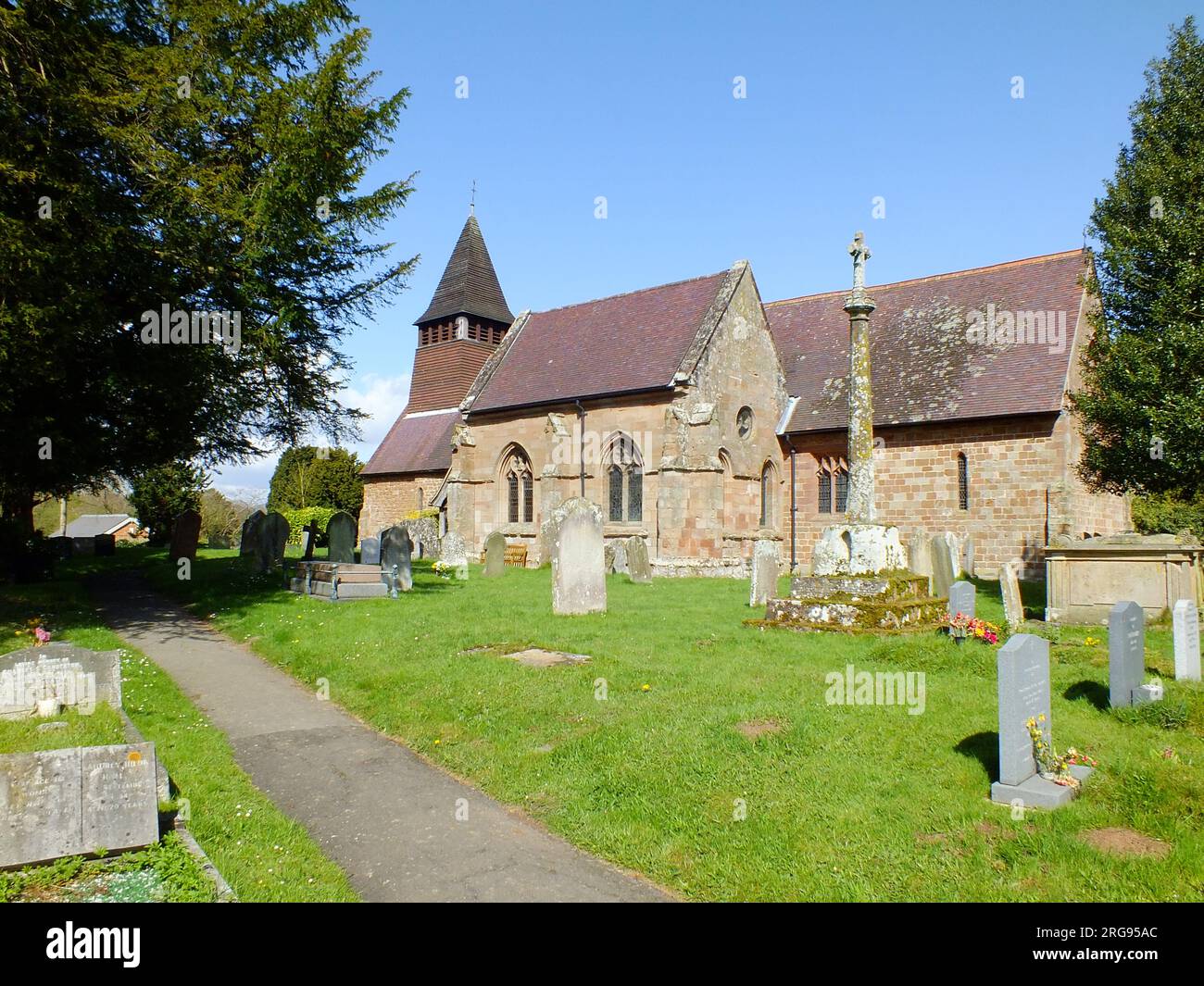 Chiesa di Santa Maria Maddalena nel villaggio di Broadwas, Teme Valley, Worcestershire, risalente al XIV secolo. Foto Stock