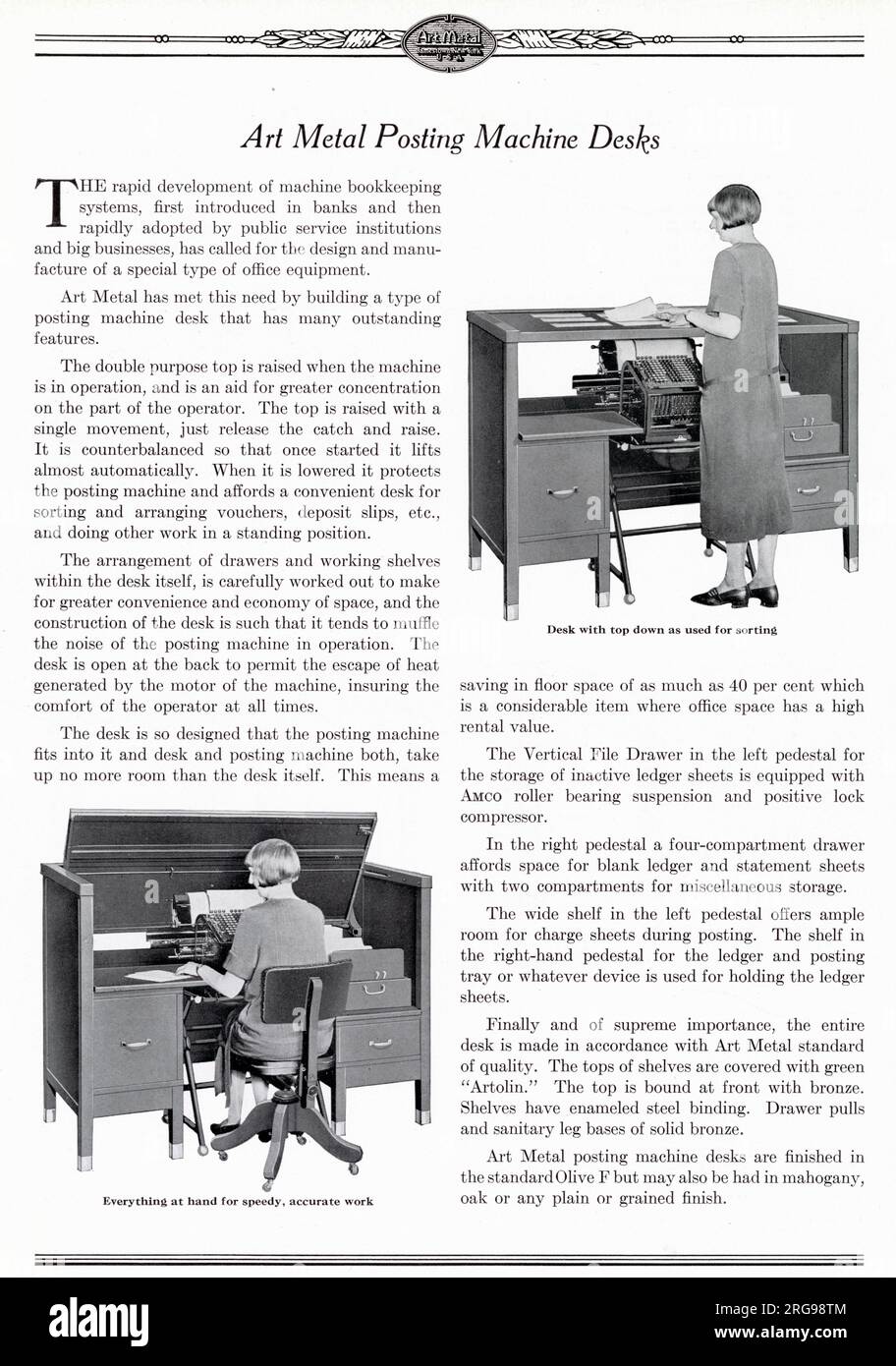 Art Metal Steel Office Equipment, Jamestown, New York, USA - la scrivania Art Metal Posting Machine per l'uso con sistemi di contabilità, con tutto a portata di mano per lavori rapidi e precisi. Foto Stock