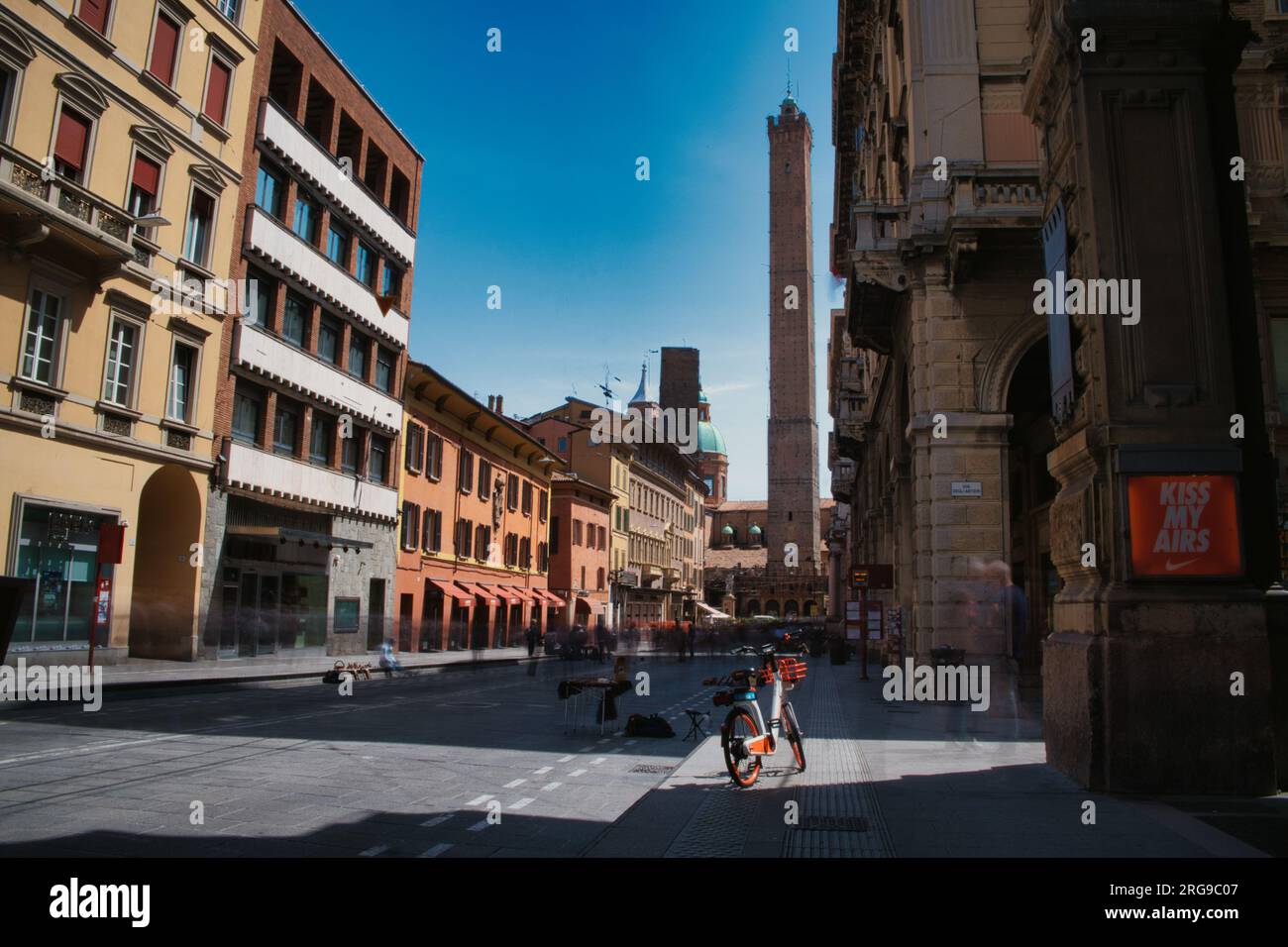Bologna - centro storico: Esposizione lunga Foto Stock