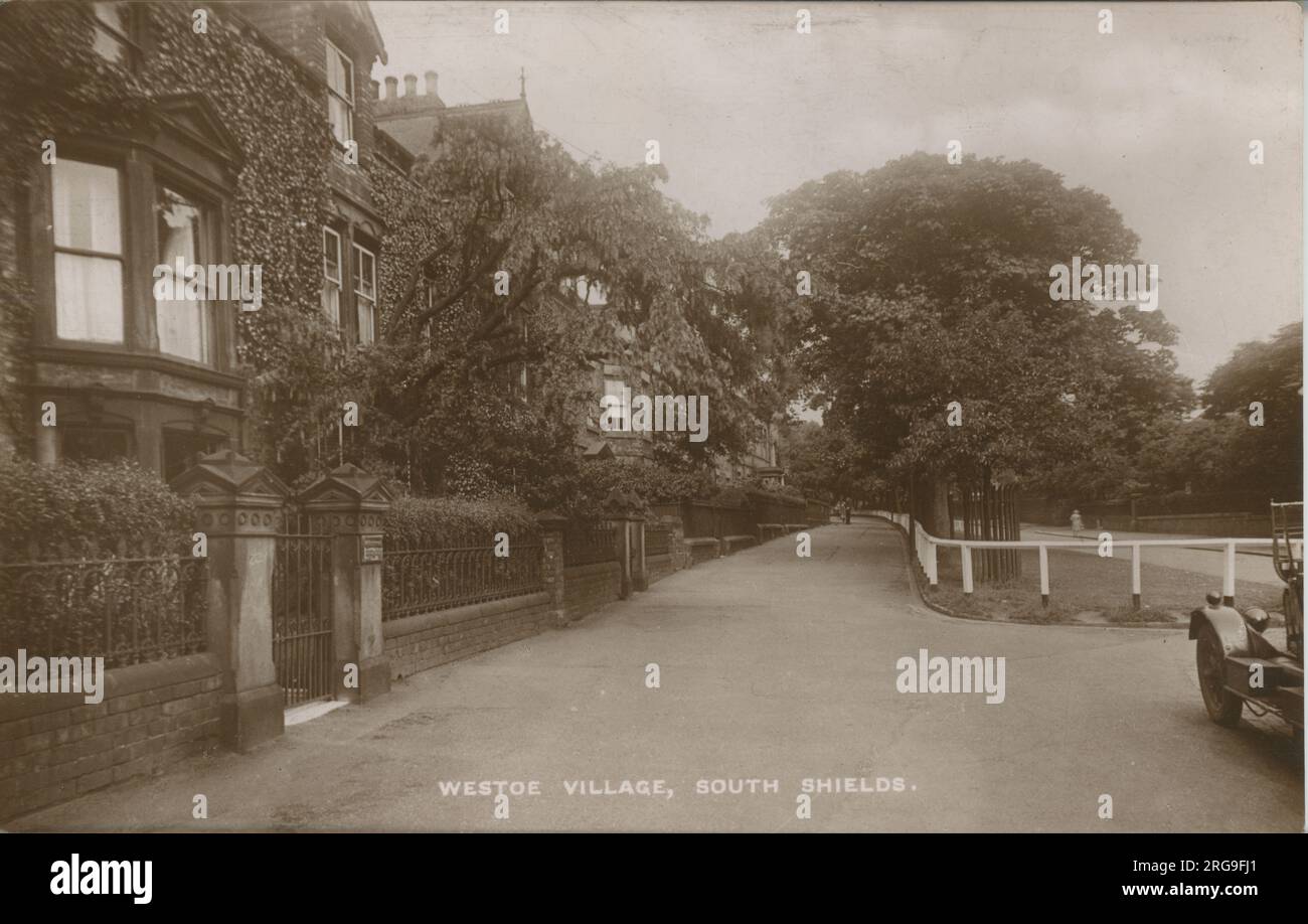 The Village (Sunderland Road End), Westoe, South Sheilds, Tyne & Wear, Durham, Inghilterra. Foto Stock