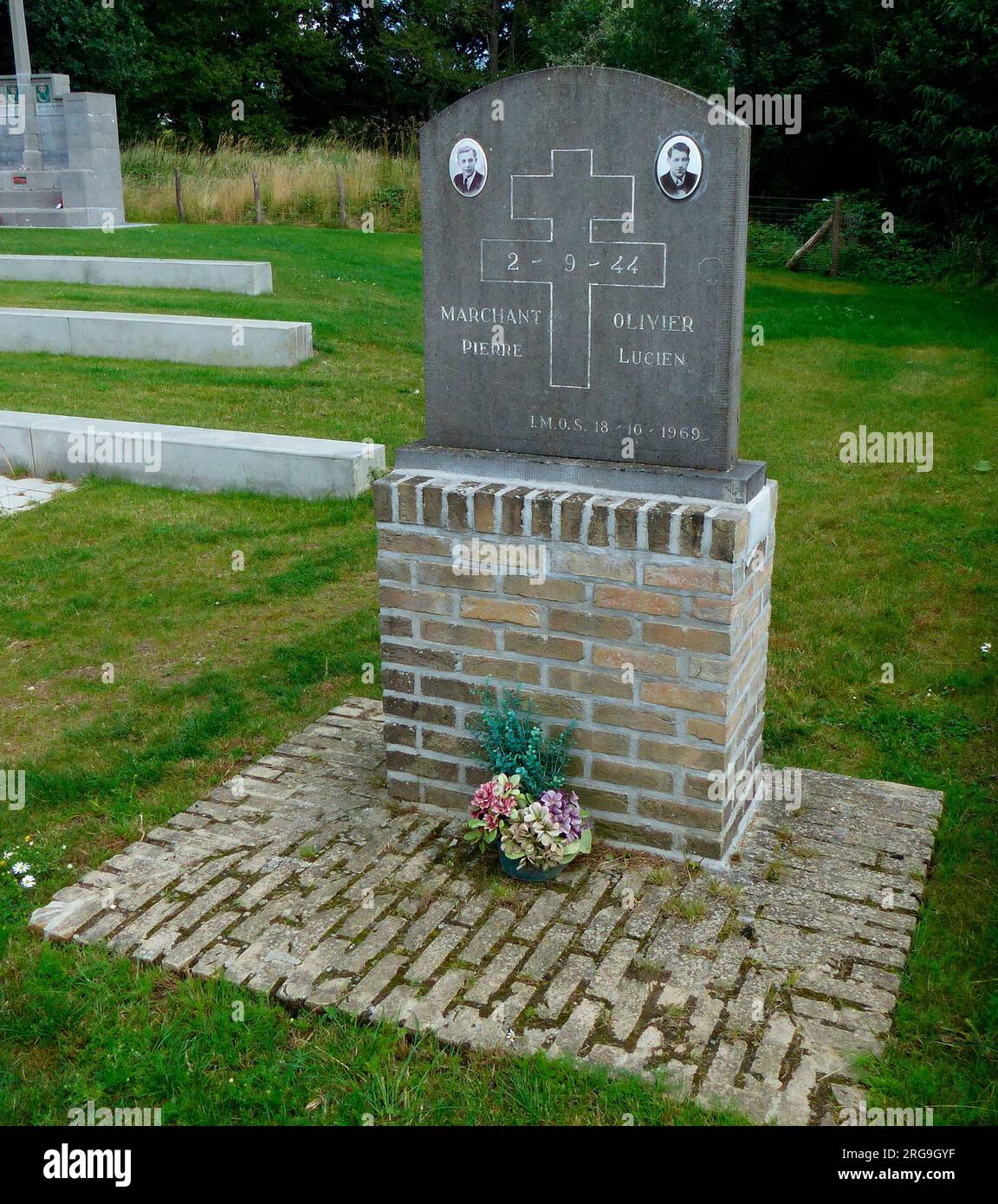 Memorial a 2 membri della resistenza francese, colpo 1944, collina 60 Foto Stock