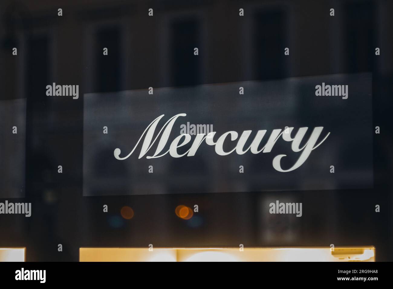 Mercury segno di marca Gioielli Orologi accessori Moda di lusso.Russia,San Pietroburgo, 01jul2023. Foto Stock
