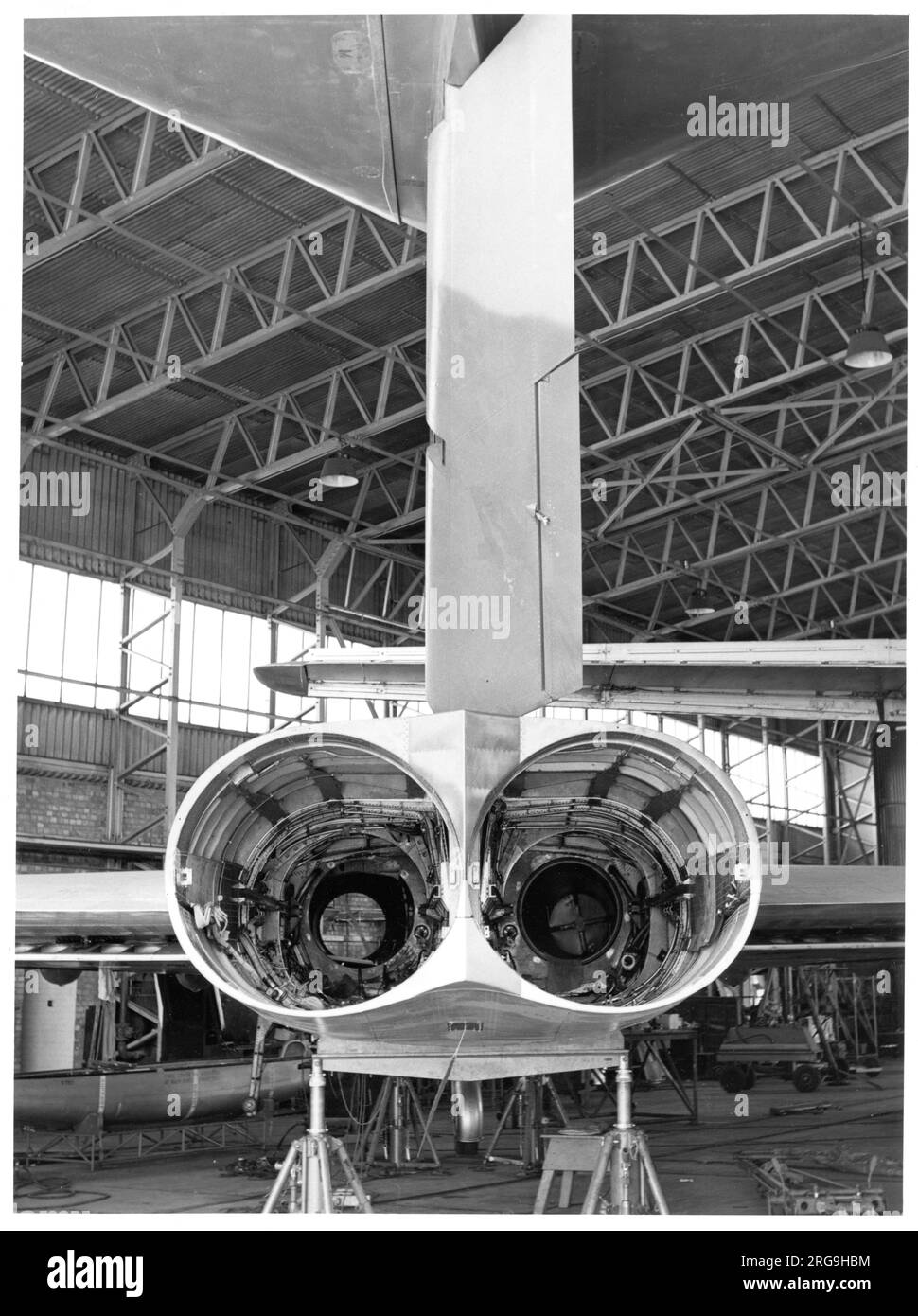 Gloster Javelin F(AW).1 XA552. Una vista, dal retro, dei vani motore del XA552, modificati per accettare i motori de Havilland Gyron Junior a turbojet rigenerati per prove. Foto Stock