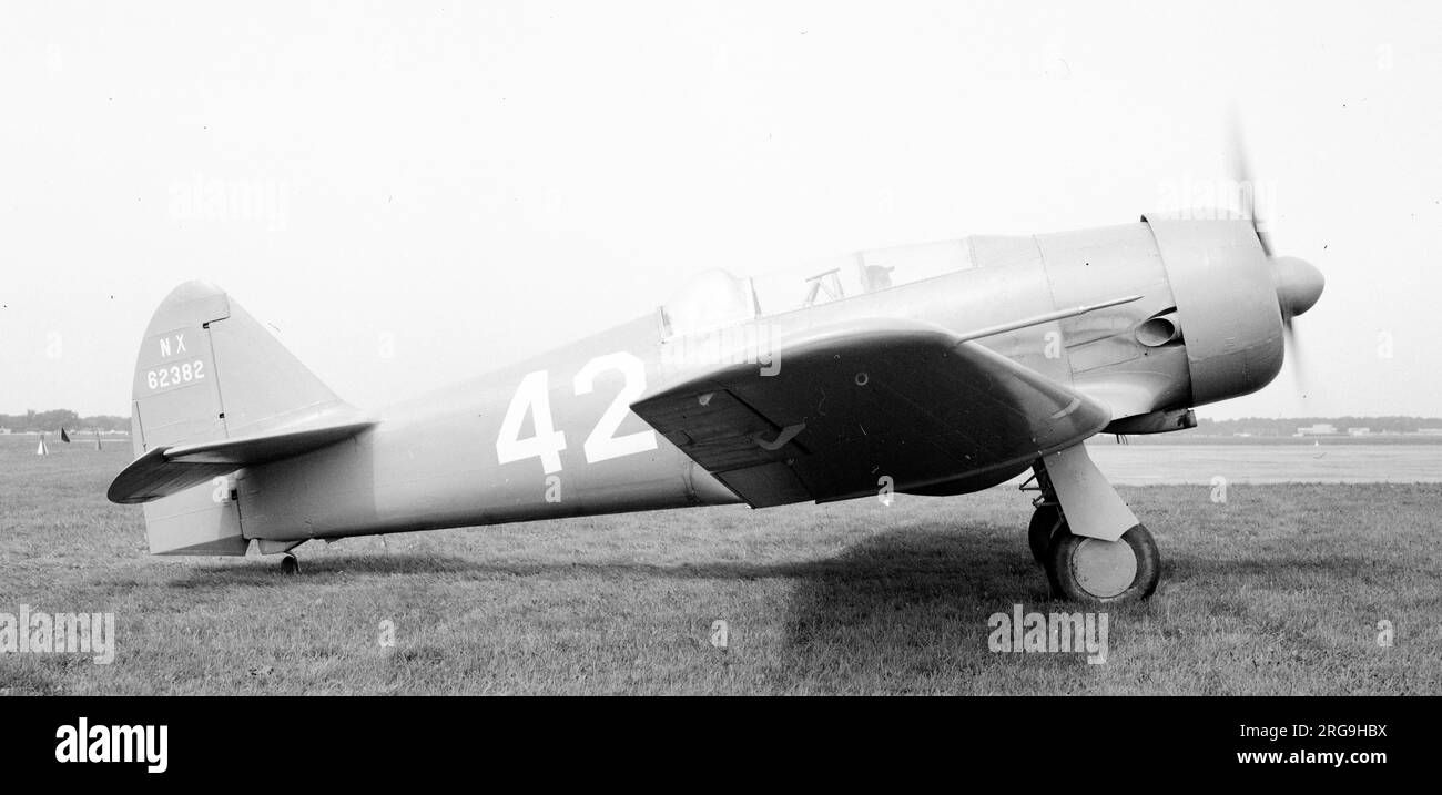 Nord America SNJ-2 Texan NX62382, corse n. '42'. Bureau of Aeronautics No. 2039 (MSN 65-2028) al Registro civile degli Stati Uniti come N62382. Come N62382 distrutto in un incidente a Long Island, New York il 30 maggio 2018. Foto Stock