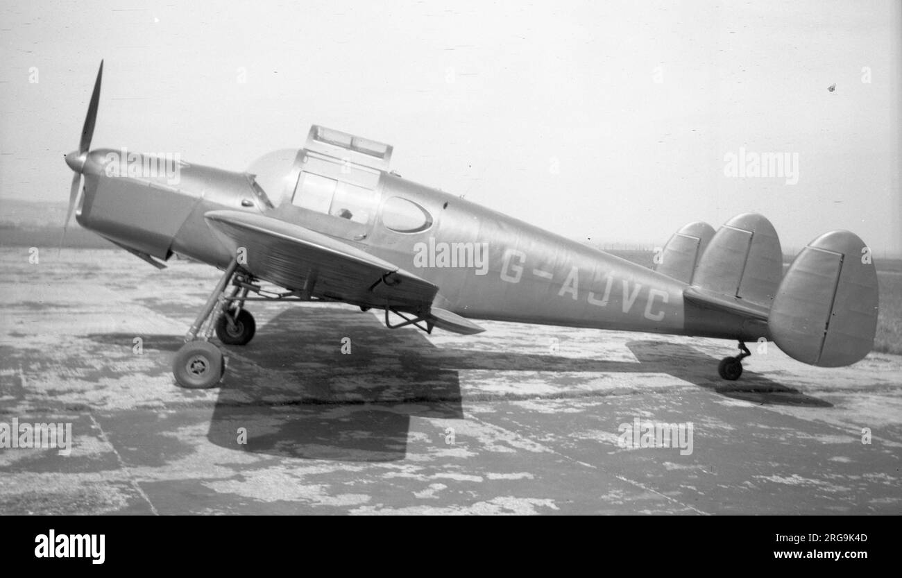 Miles M.38 Messenger 2A G-AJVC (msn 6371). Dopo diversi operatori con sede nel Regno Unito, G-AJVC è stata assunta dalla Tyrolean Travel Ltd., che volava principalmente in Germania, dove si è schiantata vicino a Munchengladbach il 19 novembre 1956. Foto Stock