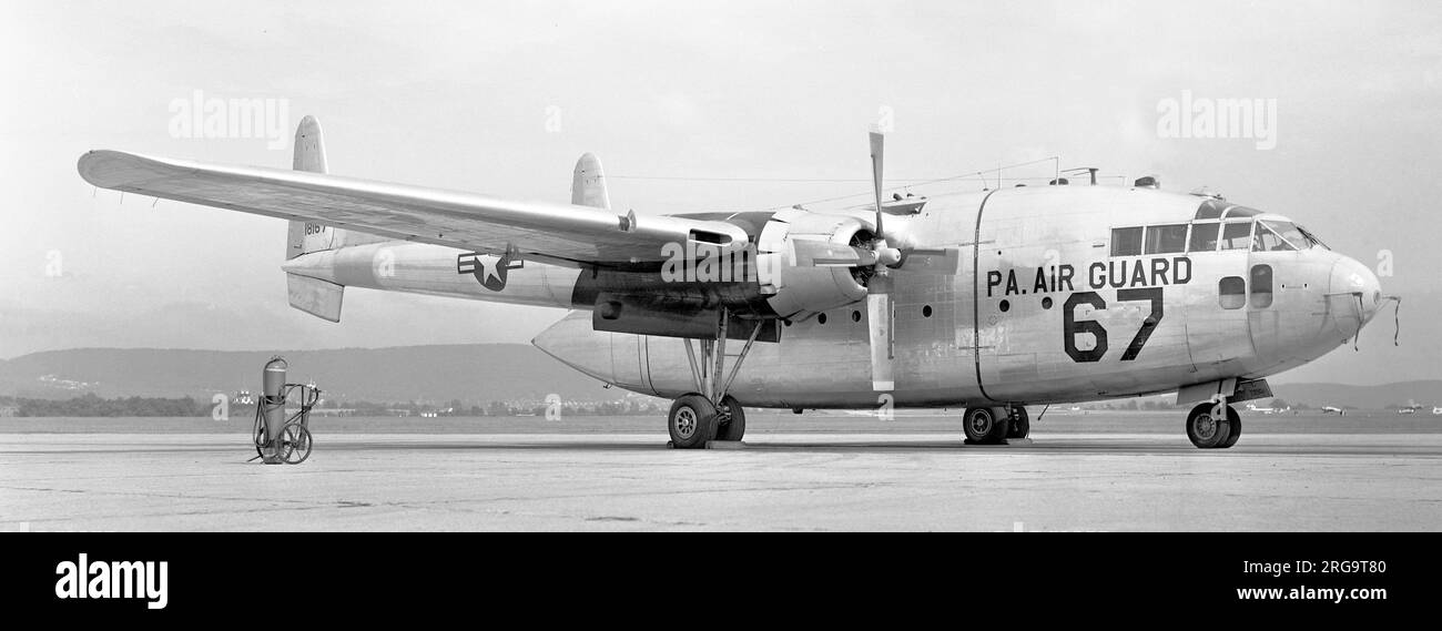 Pennsylvania Air National Guard - Fairchild C-119J Flying Boxcar 51-8167 (msn 170), a Reading, PA. Consegnato all'aeronautica degli Stati Uniti come Kaiser-Frazer C-119F-KM Flying Boxcar, costruito da Kaiser-Frazer. Successivamente convertito in C-119J, poi ridesignato come MC-119J, circa 1961. Foto Stock