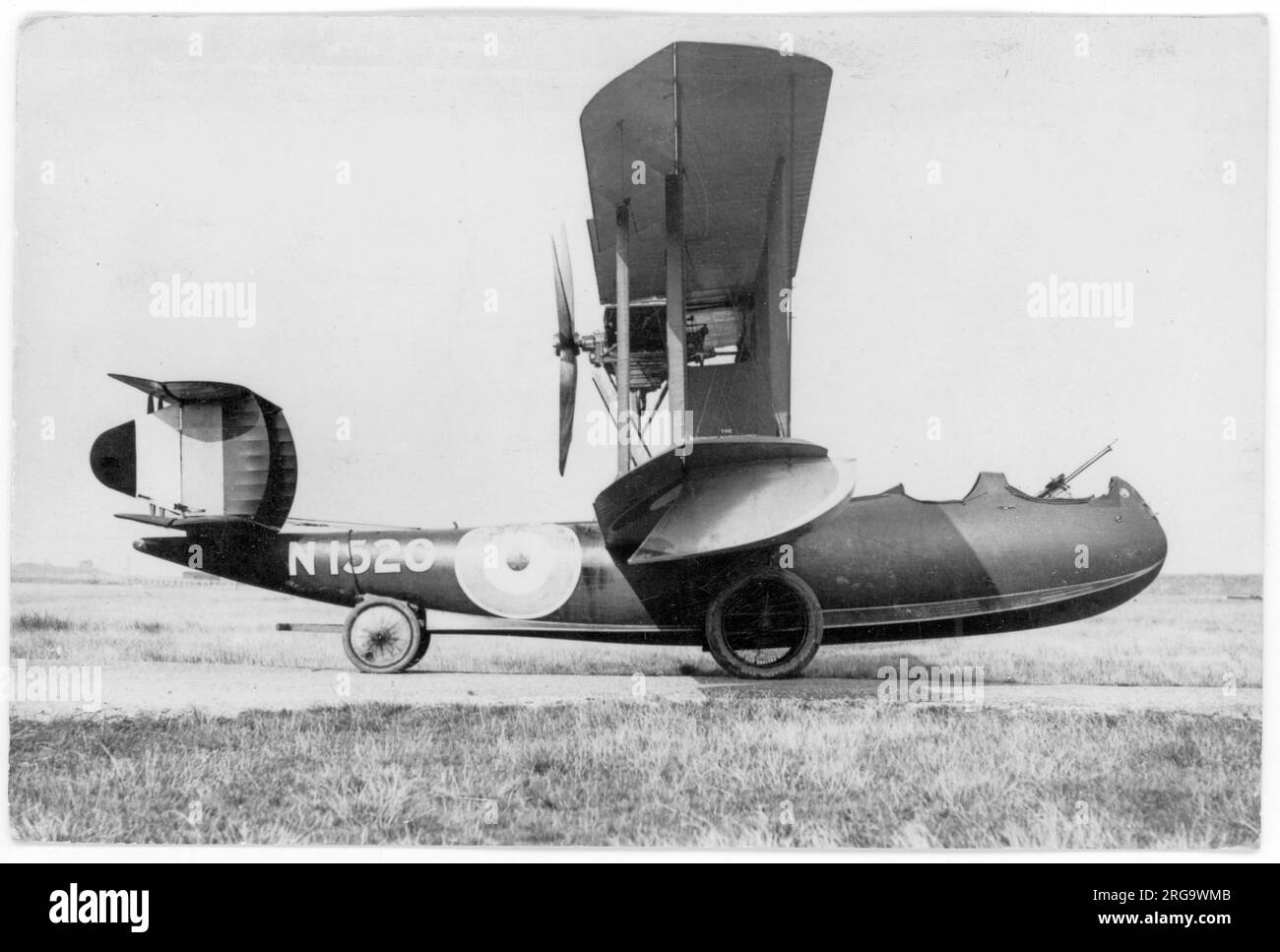 Royal Naval Air Service - Admiralty Department (ad) Flying Boat N1520, la prima imbarcazione ad Flying Boat all'Isola di Grain. Le barche volanti ad sono state costruite da Pemberton-Billing Ltd a Southampton. Dopo la guerra, molti dei sopravvissuti sono stati acquistati da Supermarine (successore di Pemberton-Billing) per la conversione in Supermarine Channel Flying Boats. Foto Stock