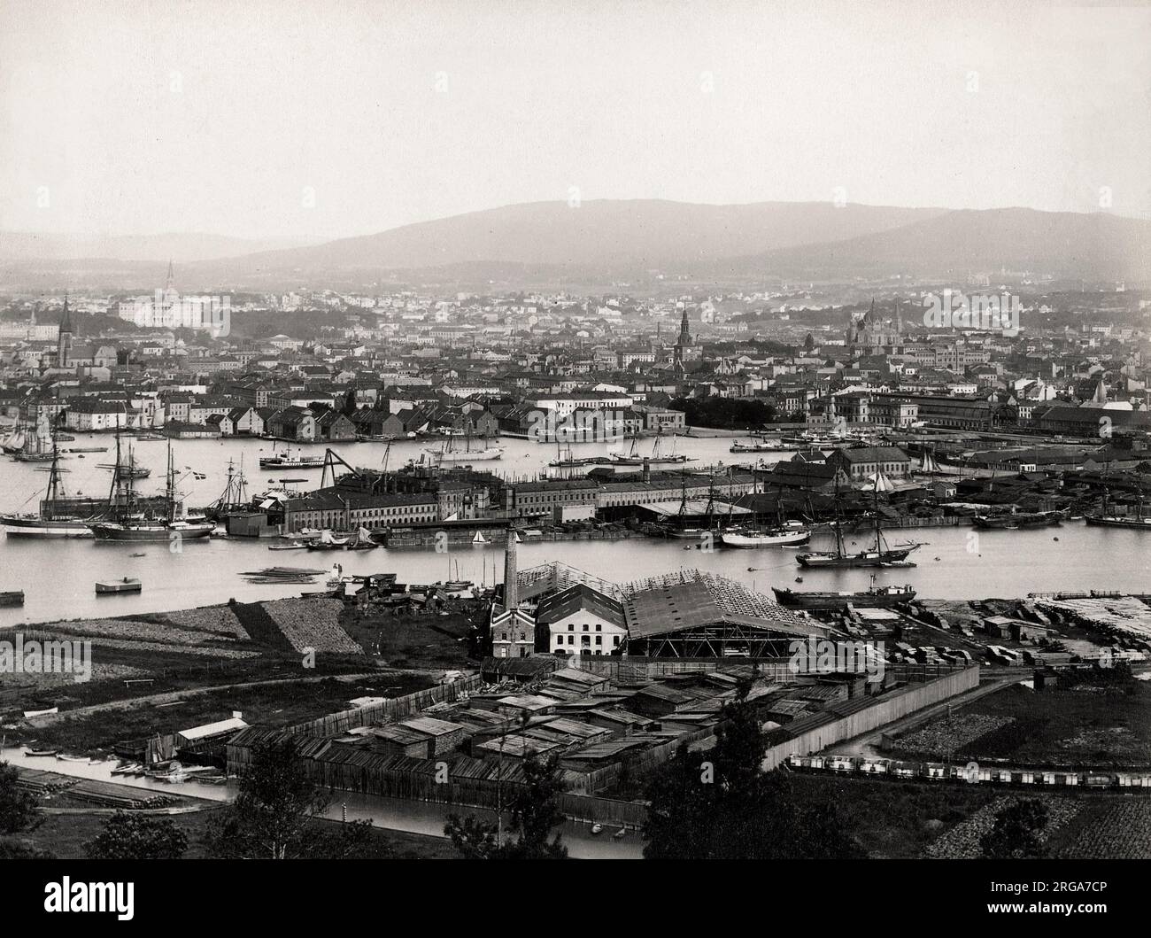 Vintage 19th ° secolo fotografia: Vista del porto di Christiania, ora Oslo, capitale della Norvegia Foto Stock