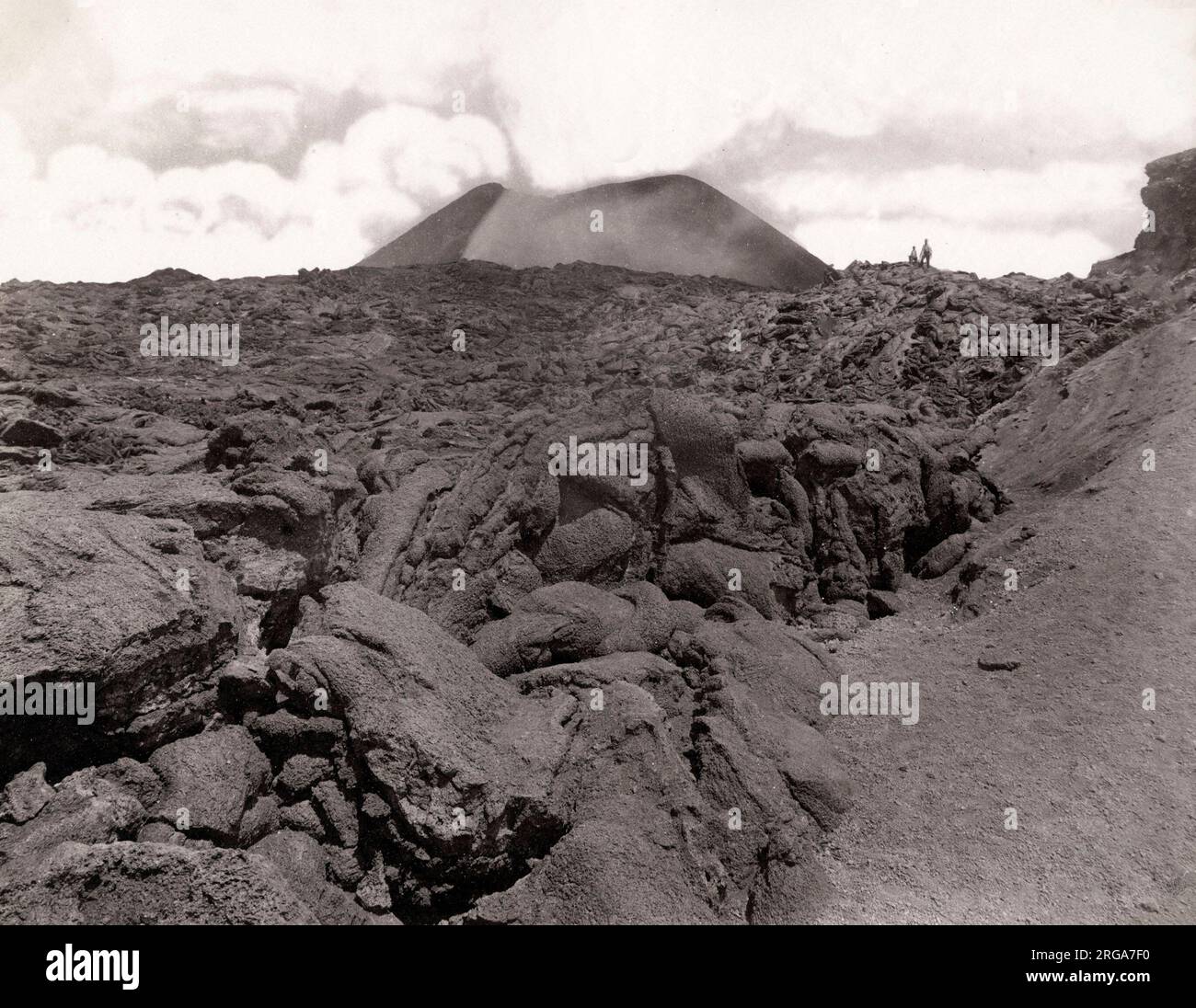 Vintage 19th ° secolo fotografia: Eruzione lava sulle pendici del vulcano Vesuvio, Italia Foto Stock