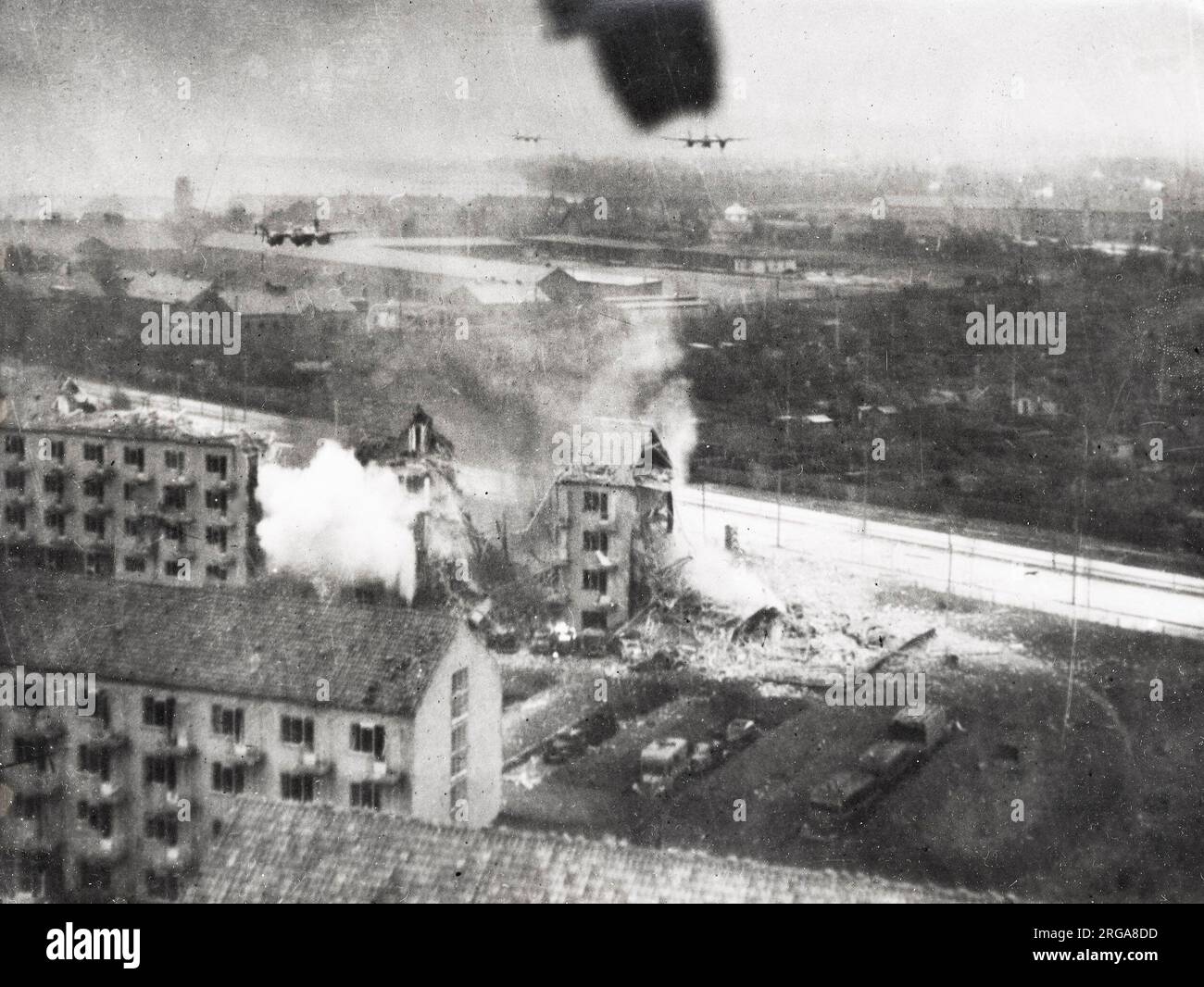 Fotografia d'epoca della seconda guerra mondiale - i bombardieri di zanzare attaccano la sede tedesca di Gestapo ad Aarhus Denamrk Foto Stock