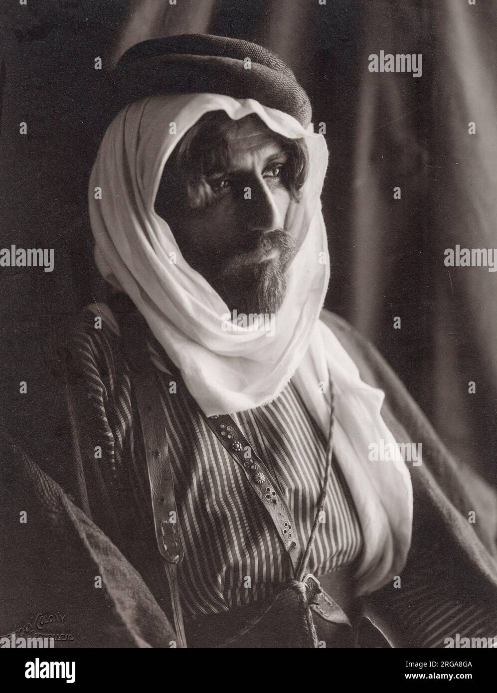 Fotografia d'epoca dei primi del XX secolo - Capo beduino da est del fiume Giordano, Terra Santa della Palestina Foto Stock
