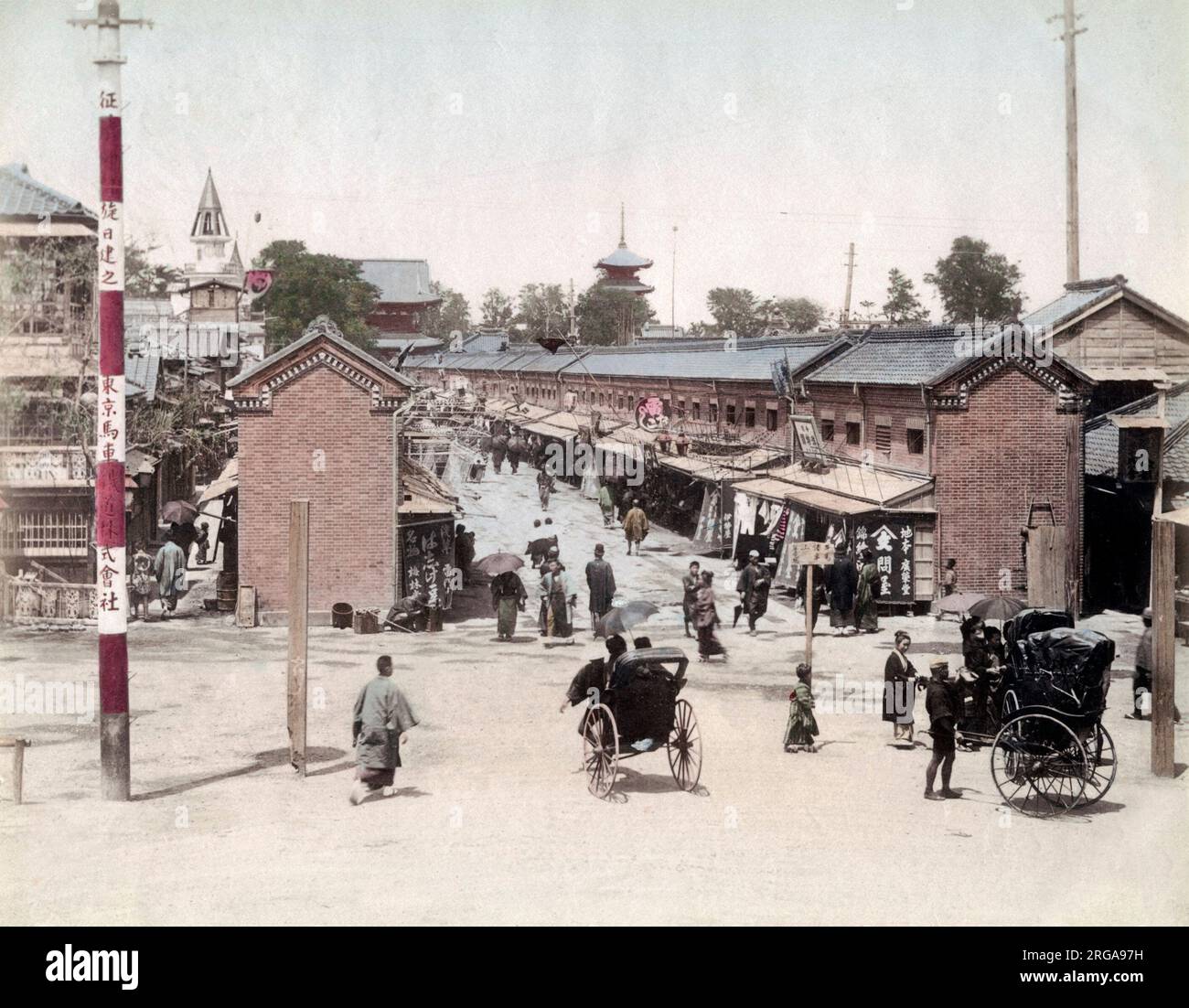 C.1880s Giappone - strada di negozi Asakusa Tokyo Foto Stock