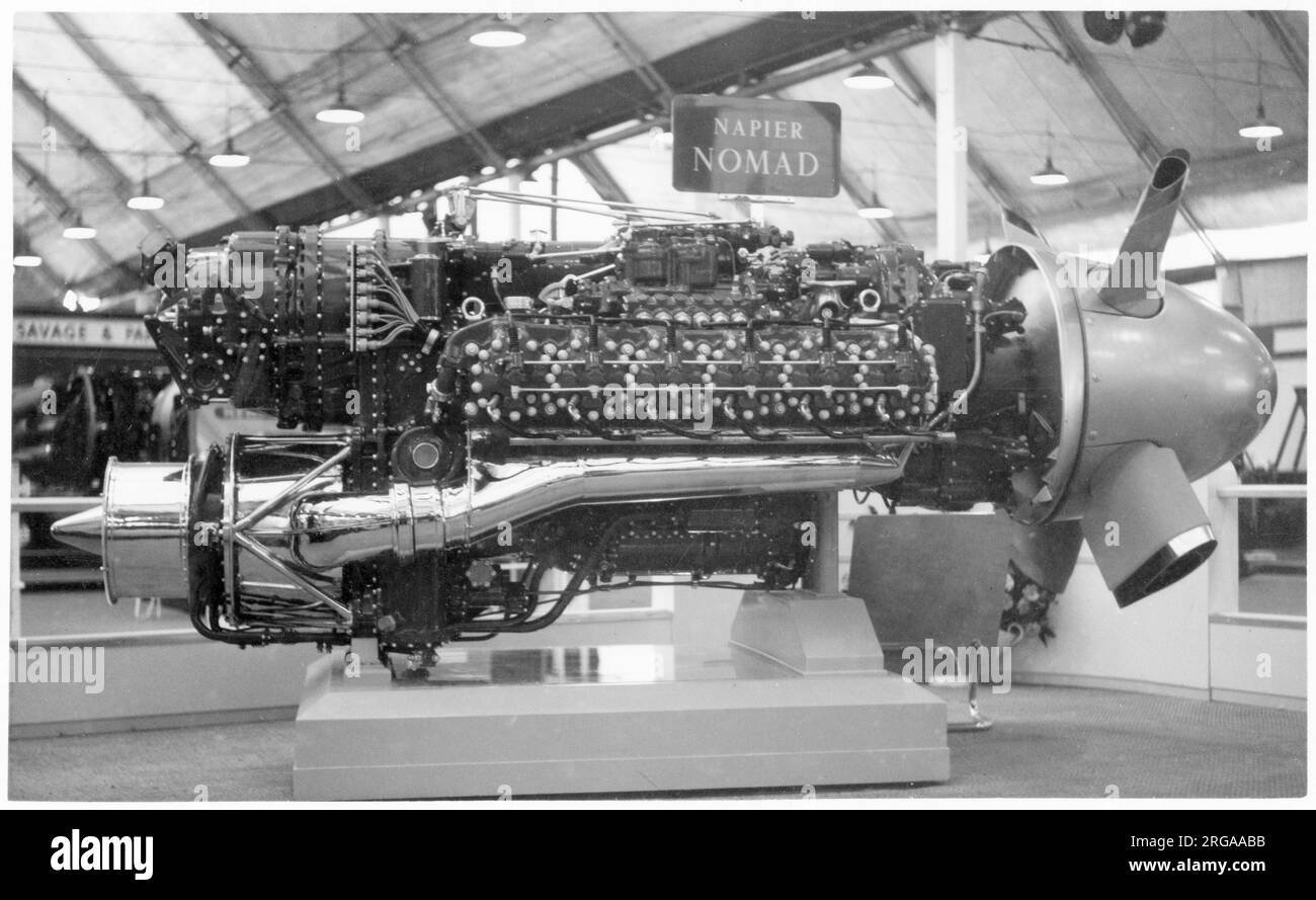 Napier Nomad, un 12 cil. motore diesel per aeromobili composto, con recupero di potenza della turbina ausiliaria e sovralimentatore. Visto nella sala espositiva al 1953° SBAC Farnborough Air Show. Foto Stock