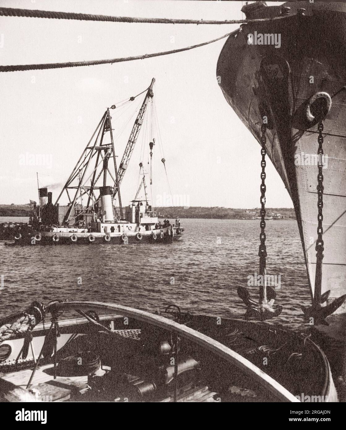 1940s Africa orientale - Vista dei moli di Mombasa Kenya Fotografia di un ufficiale di reclutamento dell'esercito britannico di stanza in Africa orientale e in Medio Oriente durante la seconda guerra mondiale Foto Stock