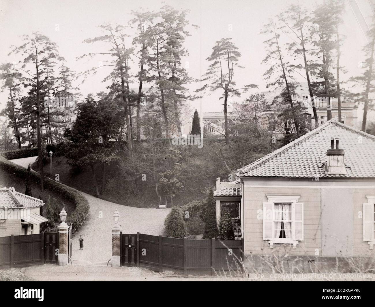 Fotografia d'epoca del XIX secolo: Ospedale tedesco, Yokohama, Giappone. Foto Stock