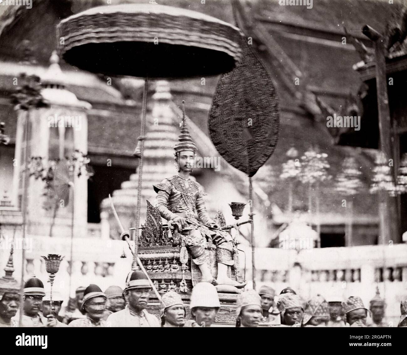 Foto d'annata alla fine del XIX secolo: Chulalongkorn, conosciuto anche come Re Rama V, re di Siam, Thailandia, in una processione reale. Foto Stock