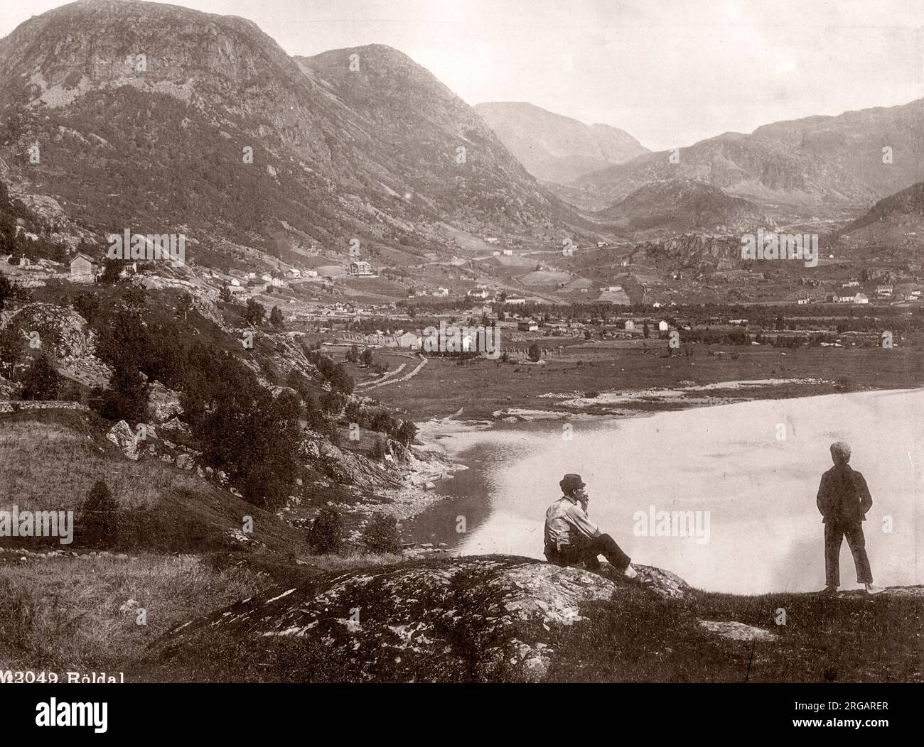 Lago e montagne Roldal, Norvegia, circa 1890's. Foto Stock