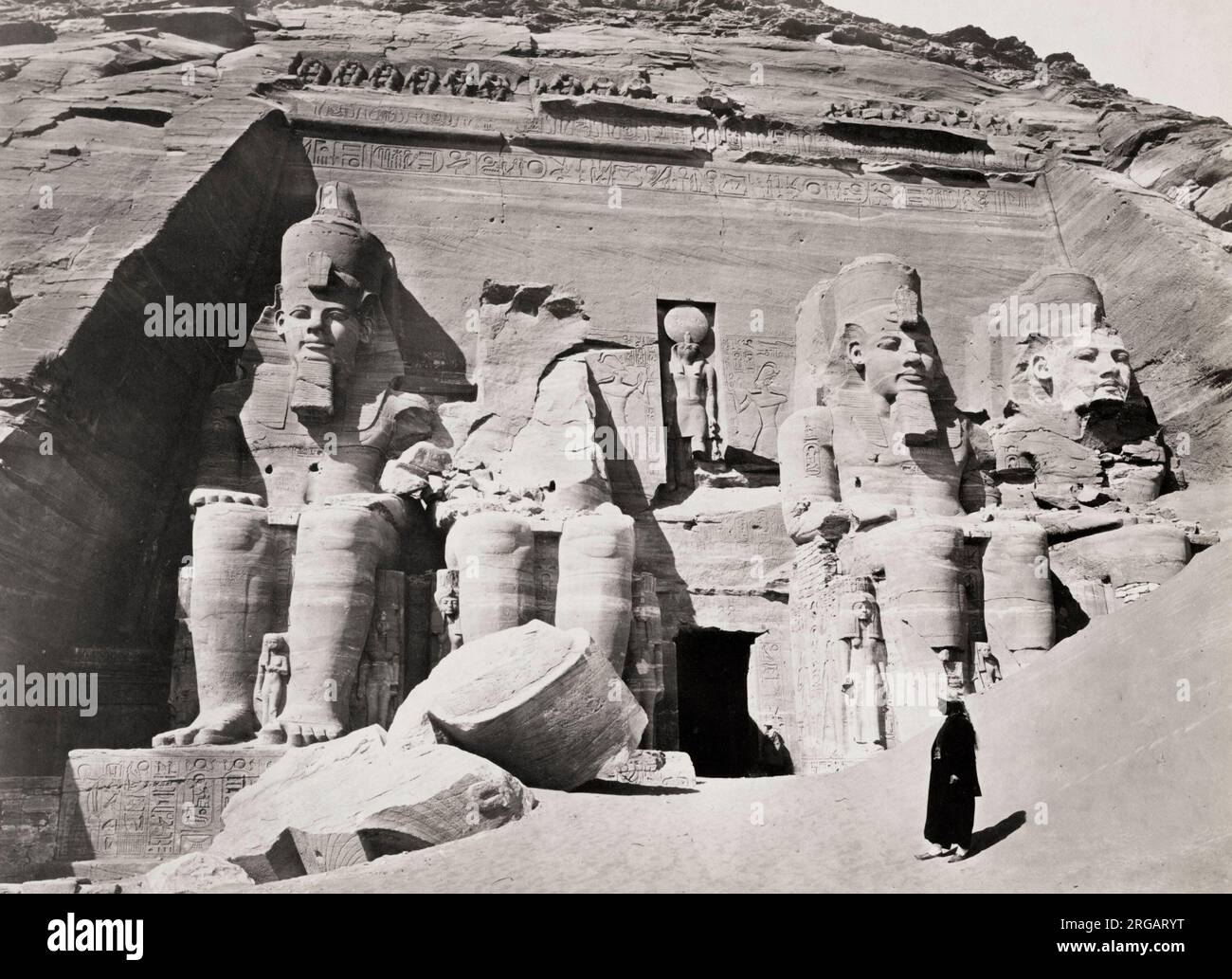 Fotografia d'epoca del XIX secolo: Grande tempio di Abu Simbel, taglio di roccia, Egitto. Foto Stock