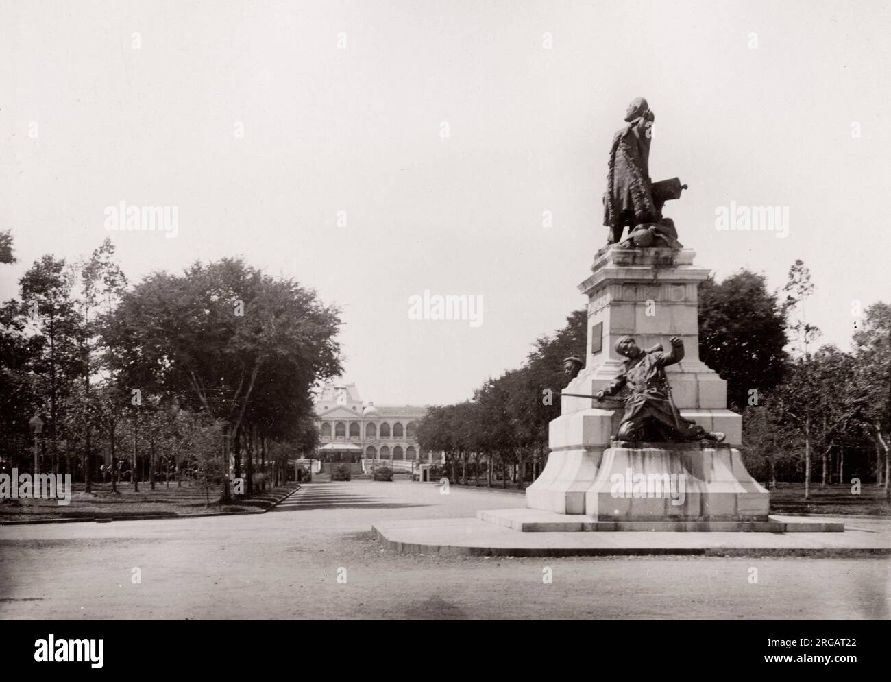 Fotografia d'epoca del XIX secolo: Monumento di Leon Gambetta, Saigon, Hochiminh City, Indochina francese, Vietnam. Foto Stock
