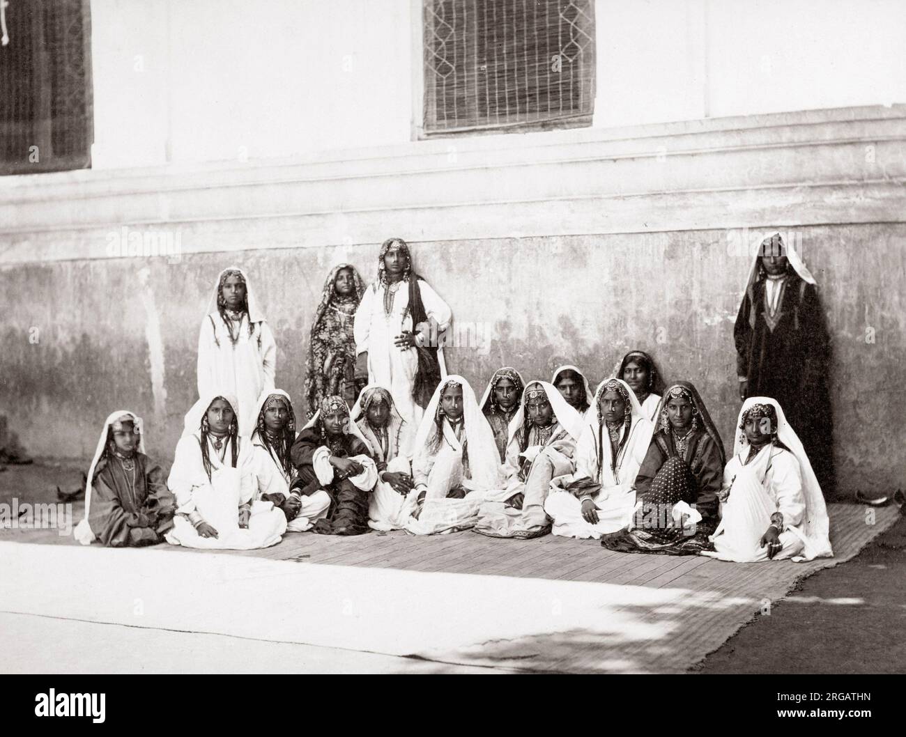 Il gruppo di donne in Cashmere, Kashmir India, 1860's Foto Stock