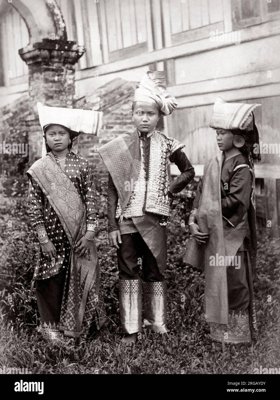 Bambini, probabilmente Indie Orientali olandesi, Indonesia, circa 1880. Foto Stock