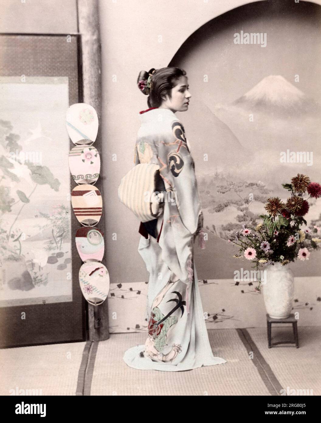 C. 1880 Giappone - geisha in kimono Foto Stock