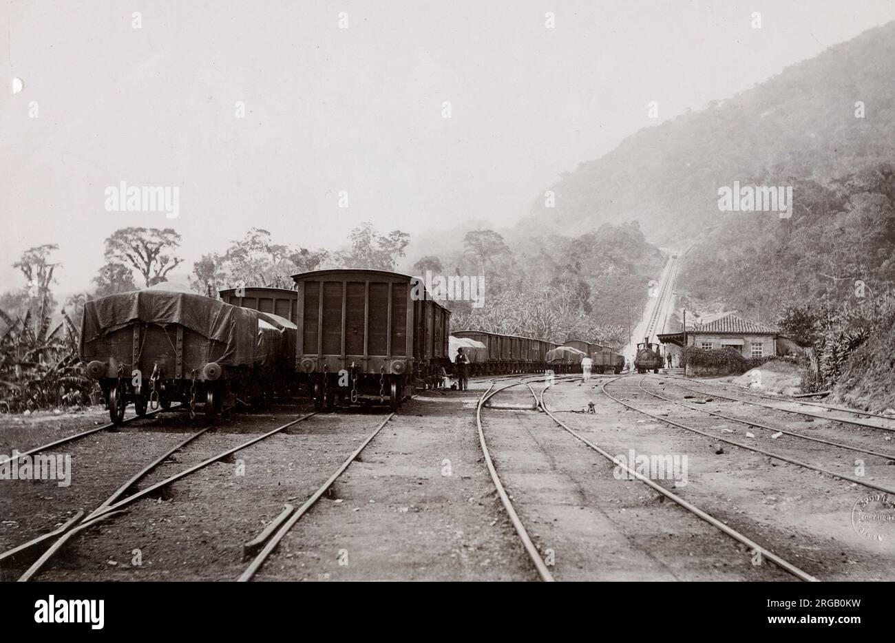 Fotografia d'epoca del XIX secolo: Santos e Sao Paulo Railway, stazione inclinata, Brasile. Foto Stock