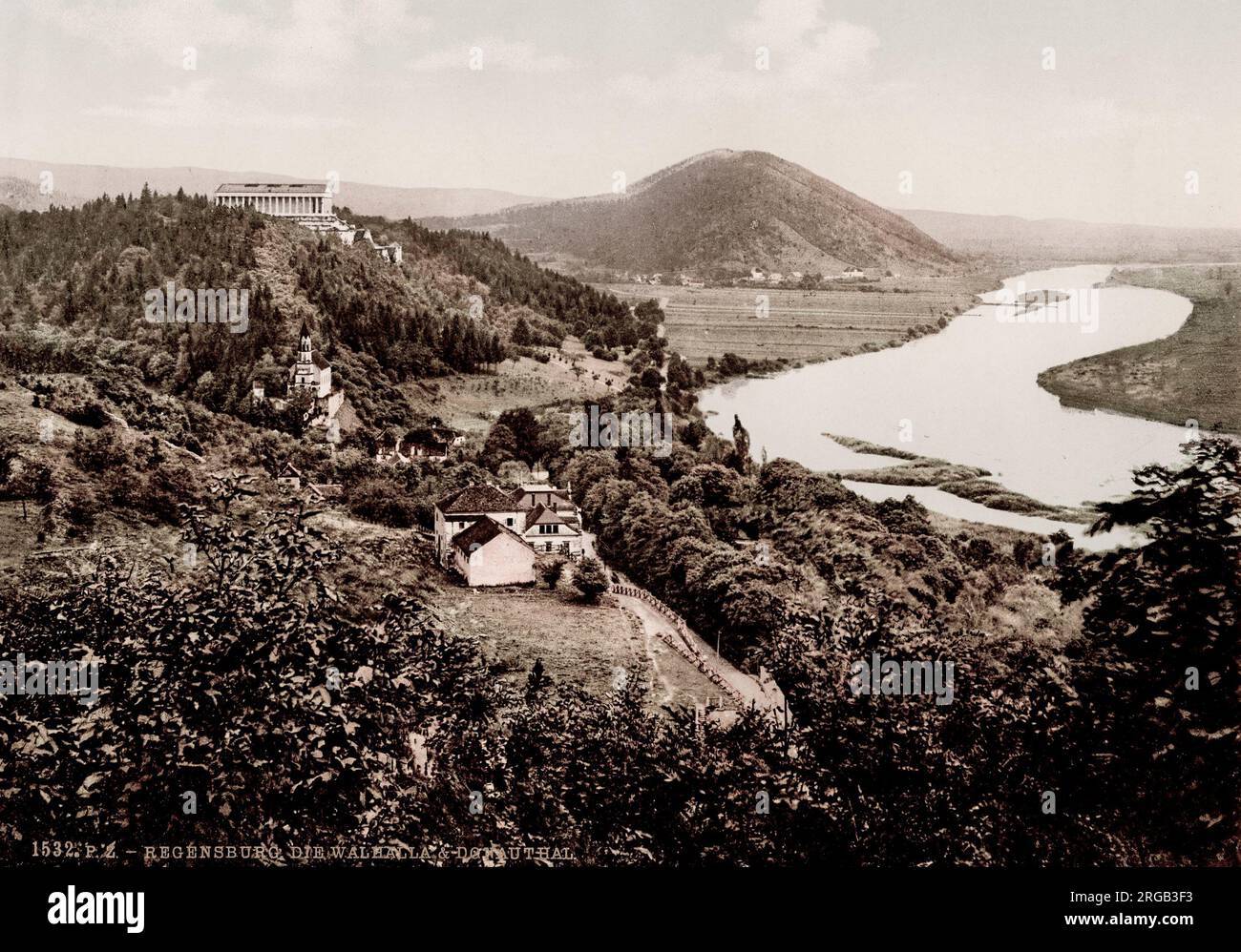 Vintage 19 ° secolo / 1900 Fotografia: Ratisbona Germania, la Walhalla, e Donauthal. Il Walhalla è una sala di fama che onora persone lodevoli e illustri nella storia tedesca Foto Stock