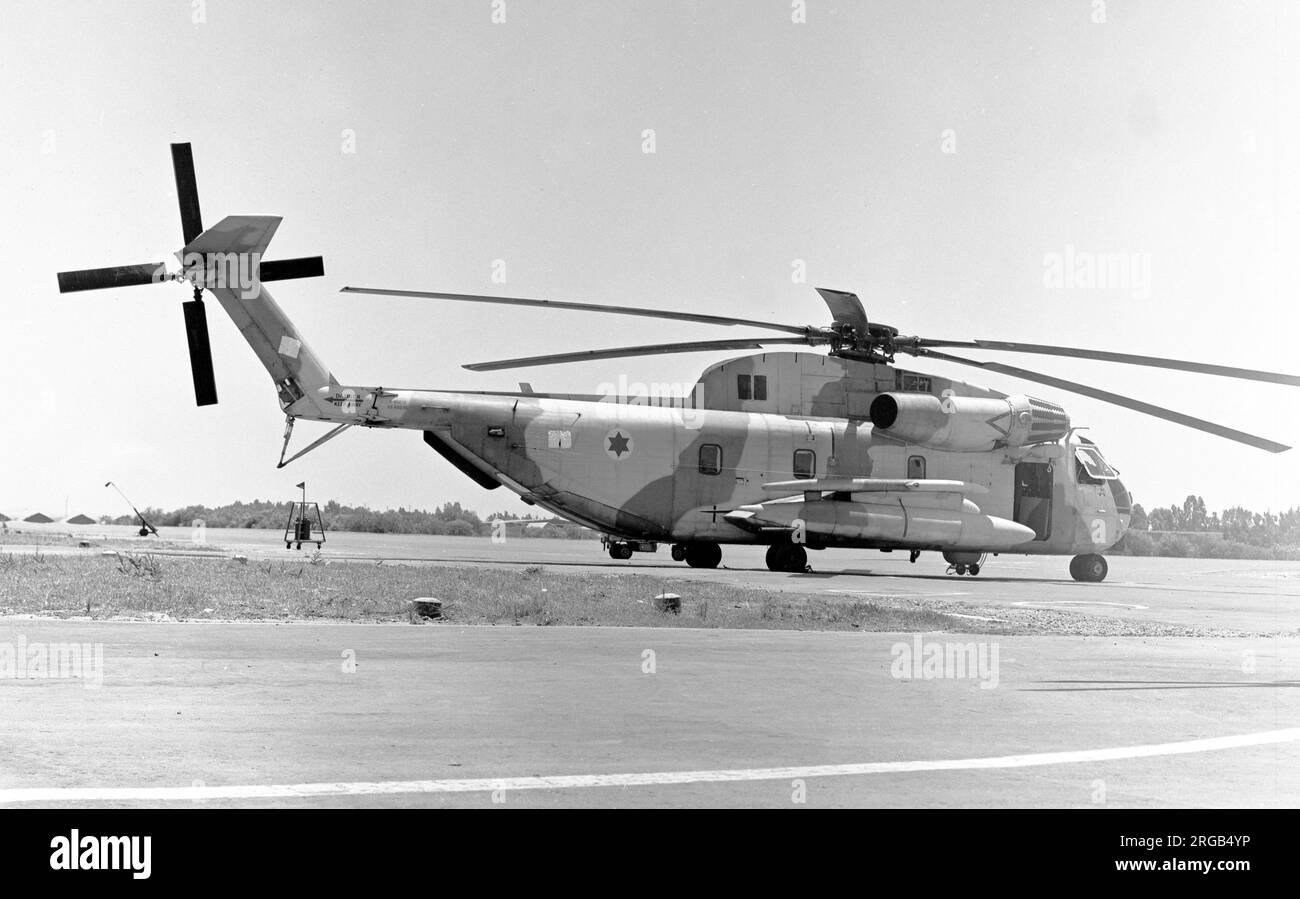 Forze di difesa israeliane - Sikorsky S-65C-3 SS65235 (msn 65-235). (Nota: Il segnale di chiamata e i contrassegni delle unità sono stati coperti per le misure di sicurezza) Foto Stock