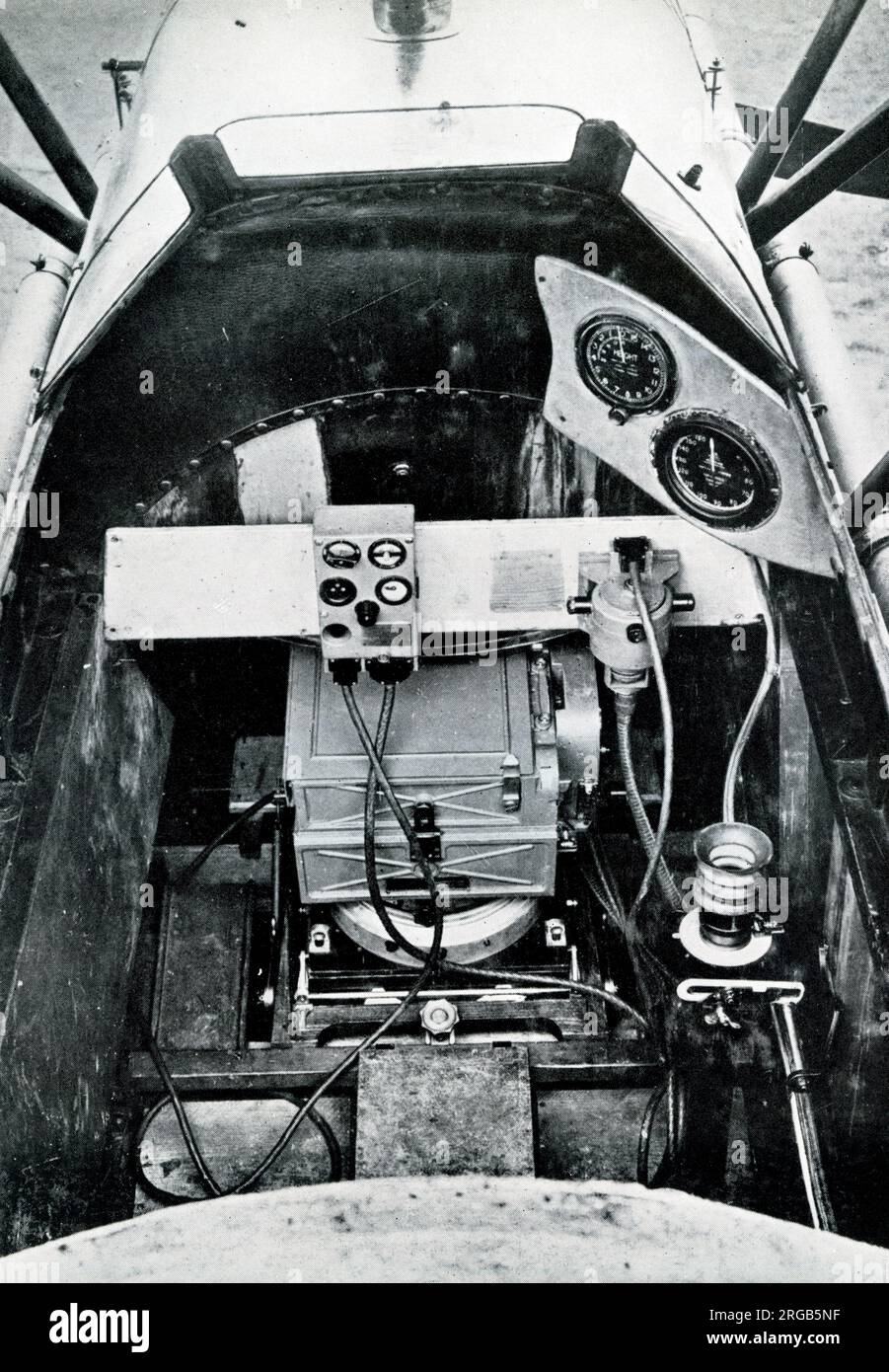 Abitacolo di velivolo predisposto per scattare fotografie aeree Foto Stock