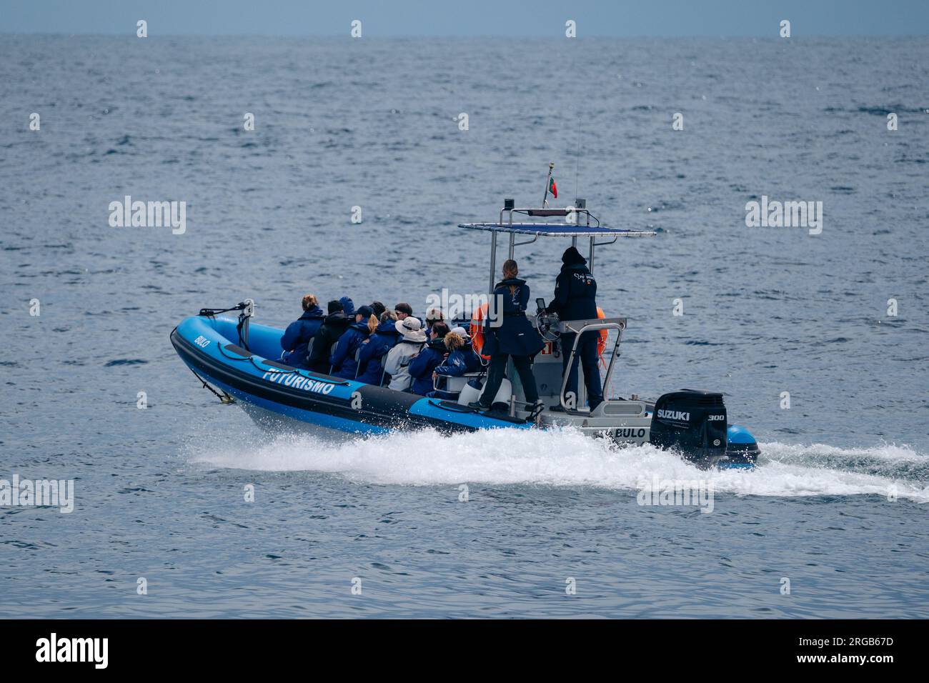 20.4.2023 Ponta Delgada, Azzorre, Portogallo: Barca per l'avvistamento delle balene Foto Stock