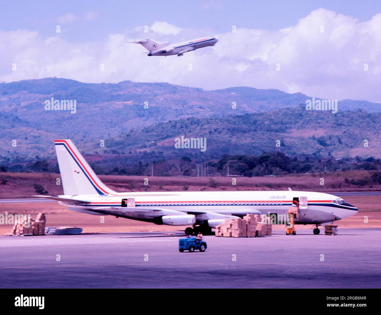 Boeing 720-022 HP-685 (msn 18044, linea numero 178), di Inair, presso l'aeroporto internazionale di Tocumen, Panama, dal 1973 ottobre al 1974 marzo. Foto Stock
