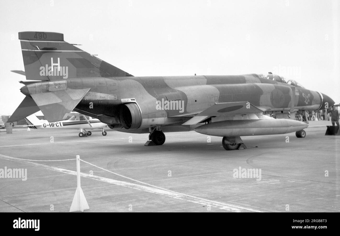 Royal Air Force - McDonnell Douglas Phantom FGR.2 XV490 'H;, di No.23 Squadrone. Foto Stock