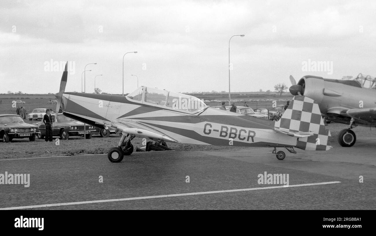 Zlin Z.526M Trener Master G-BBCR (msn 916), a Kirmington (ora Humberside Airport) nel giugno 1974. Foto Stock