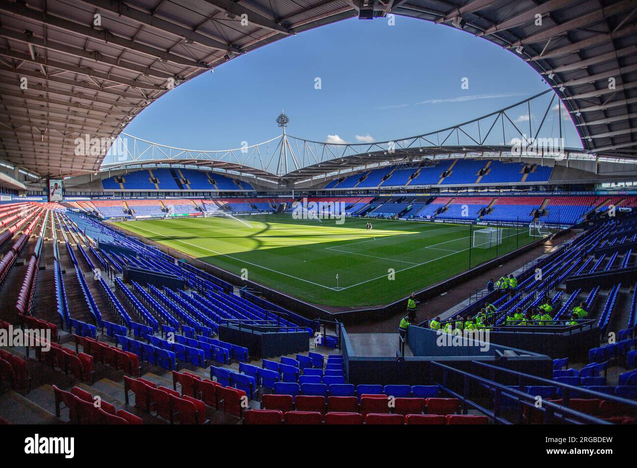 Veduta generale del Toughsheet Community Stadium, Carabao Cup primo turno a nord tra Bolton Wanderers e Barrow al Toughsheet Community Stadium di Bolton martedì 8 agosto 2023. (Foto: Mike Morese | mi News) crediti: MI News & Sport /Alamy Live News Foto Stock