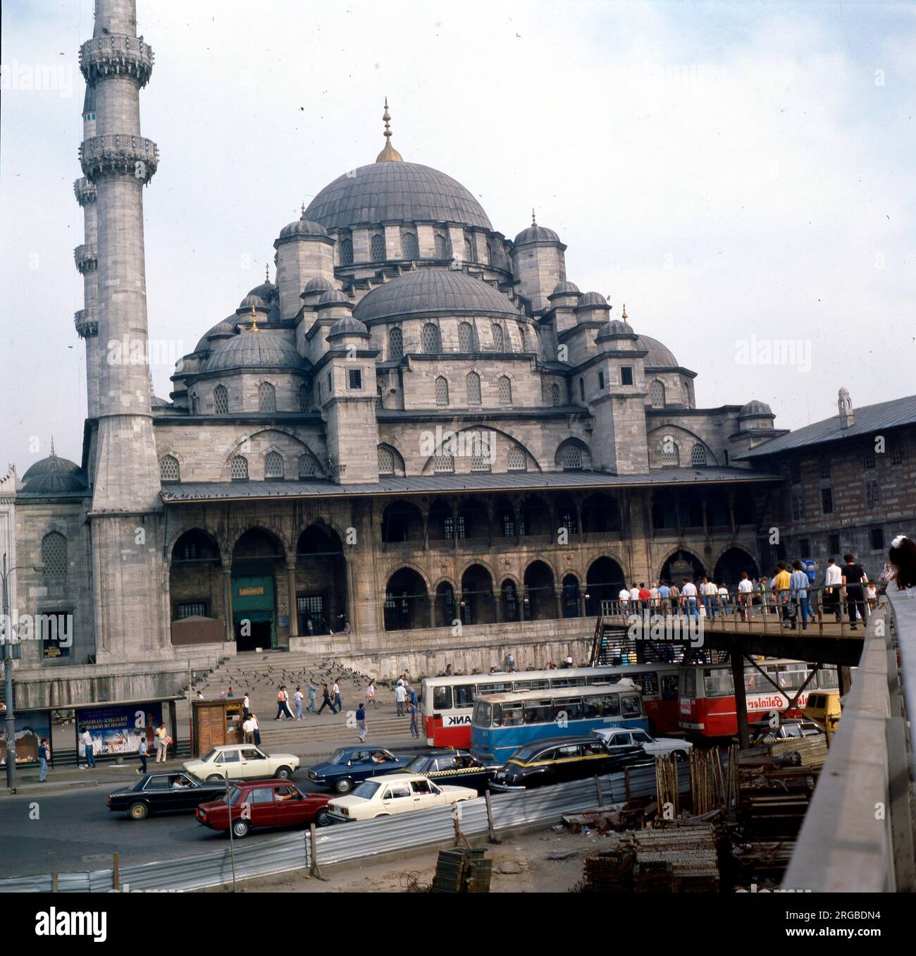 'Yeni valide Sultan Camii' (la 'Nuova Moschea'), a Esinonu, Istanbul, Turchia. Foto Stock