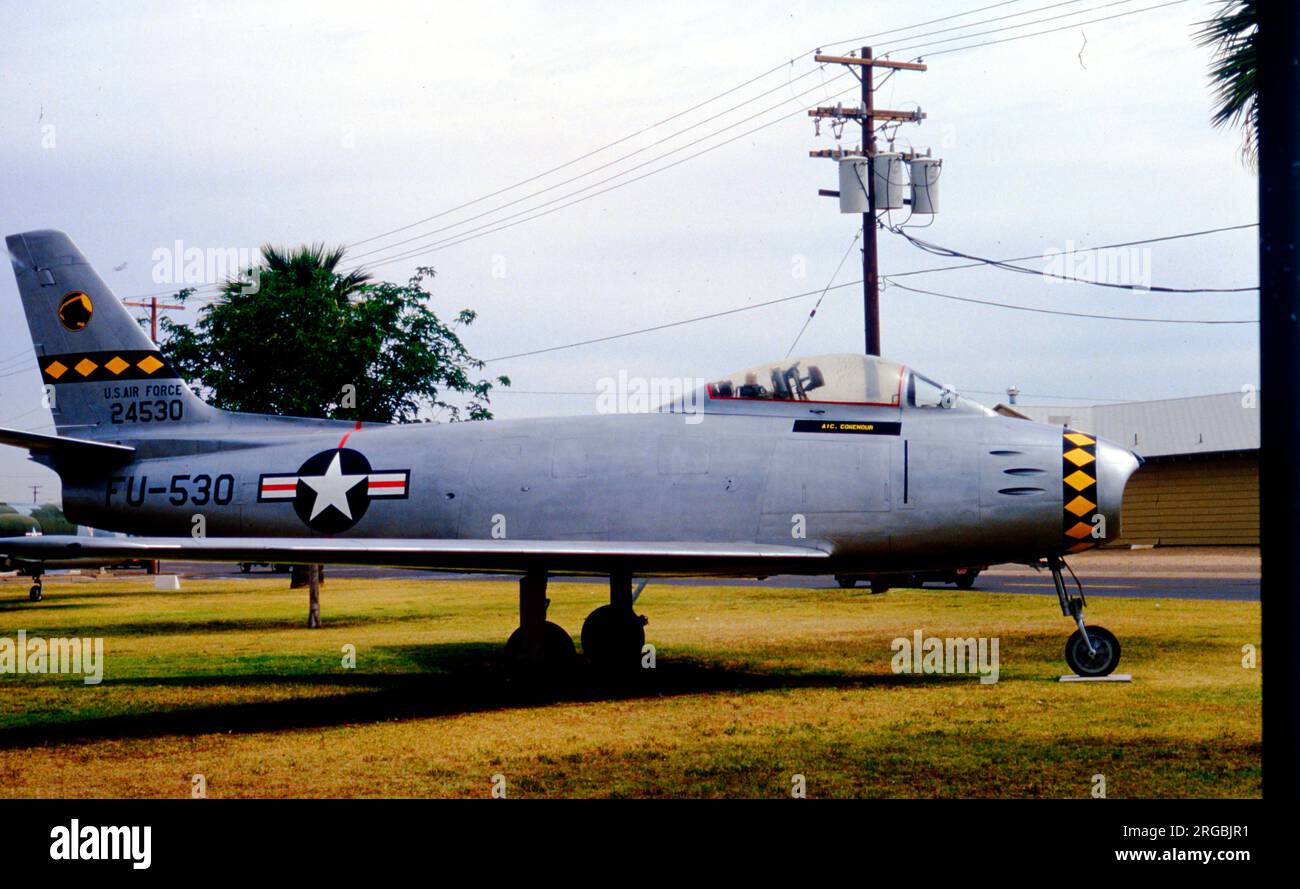 Nord America F-86F-30-NA Sabre 52-4530 (msn 191-226, numero di ronzio 'fu-4530'), in mostra a Luke AFB, AZ Foto Stock