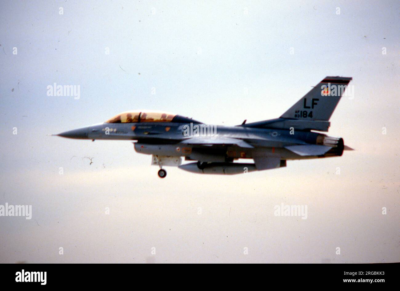 United States Air Force (USAF) - General Dynamics F-16D Block 25B Fighting Falcon 83-1184 (msn 5D-11), presso la base dell'aeronautica militare Luke, Arizona. Foto Stock