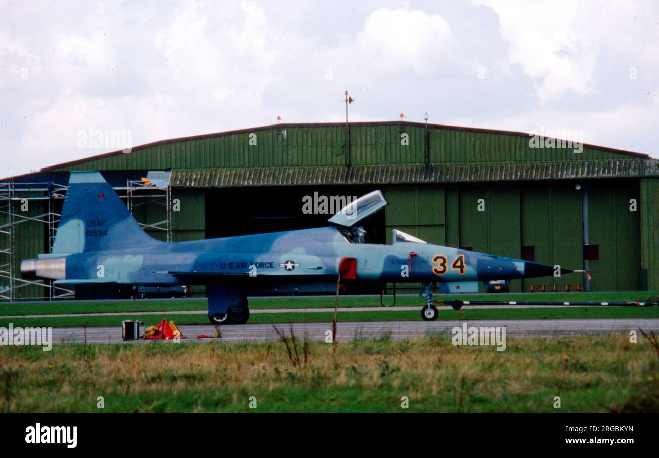 United States Air Force (USAF) - Northrop F-5E Tiger II 74-1534 (msn R1192), '34', del 527th Tactical Fighter Training Aggressor Squadron / 10 Tactical Reconnaissance Wing, al RAF Alconbury. Foto Stock